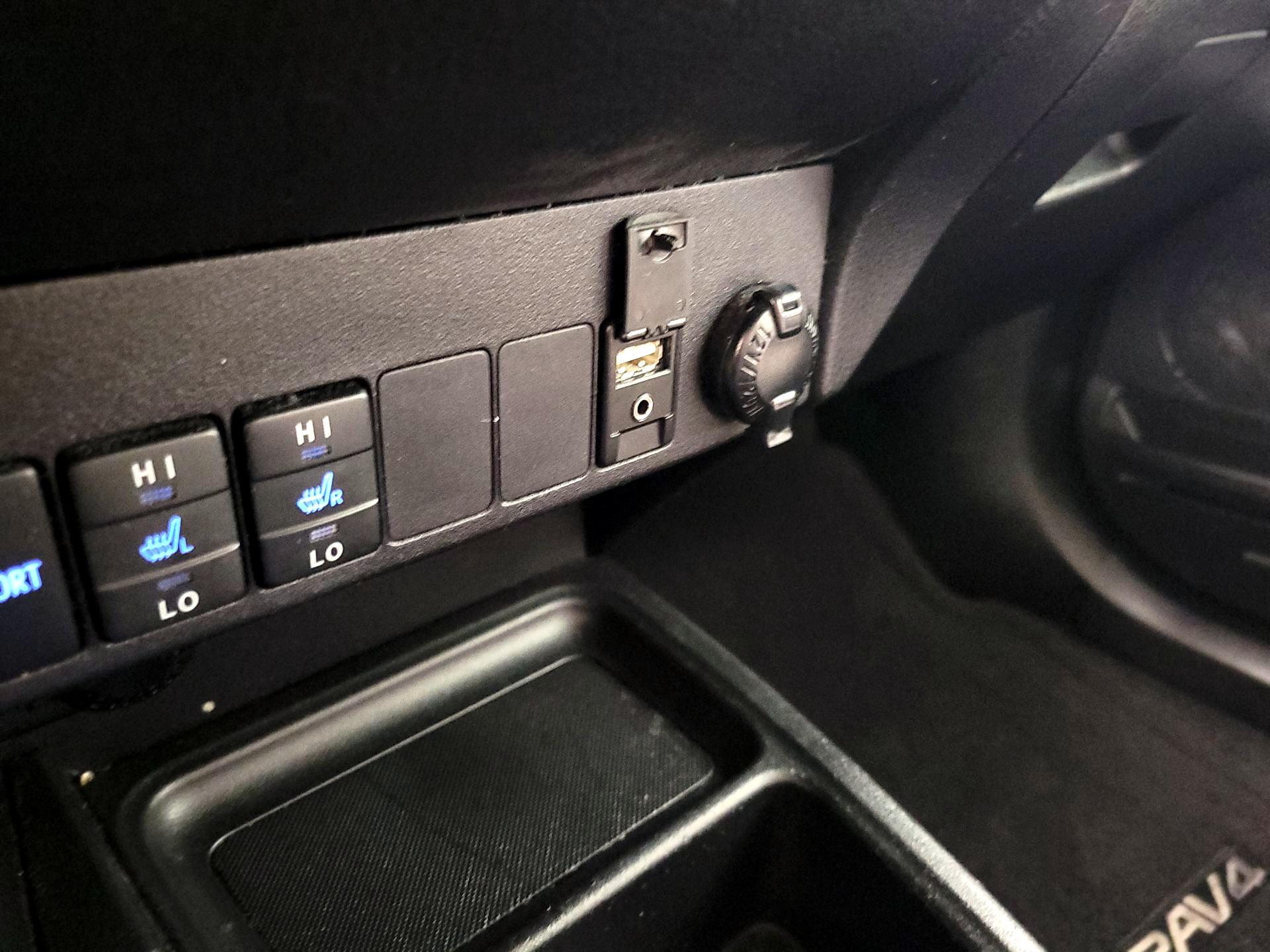 Thumbnail: 2014 Toyota RAV4 - 18