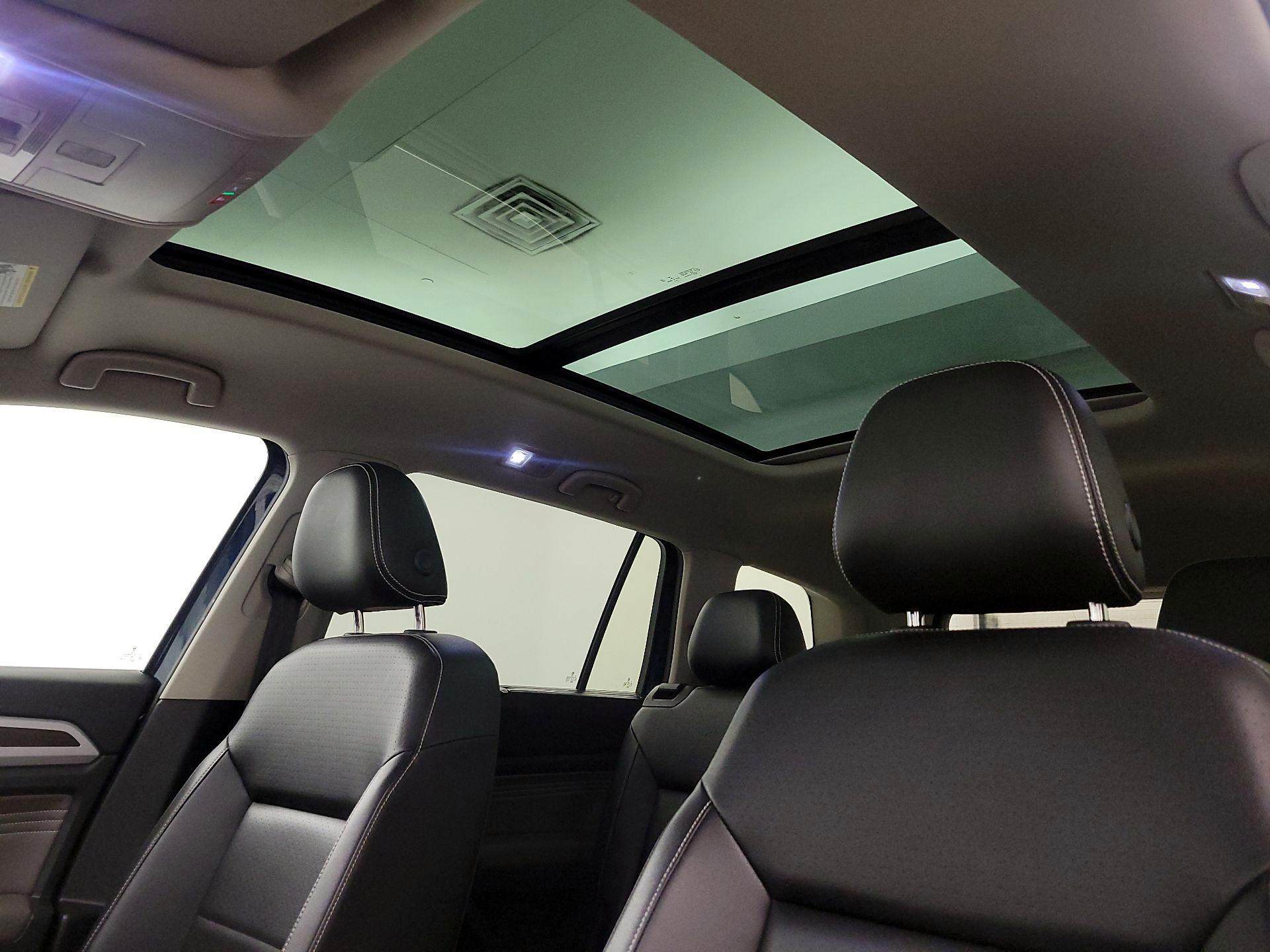 Thumbnail: 2022 Volkswagen Atlas - 19