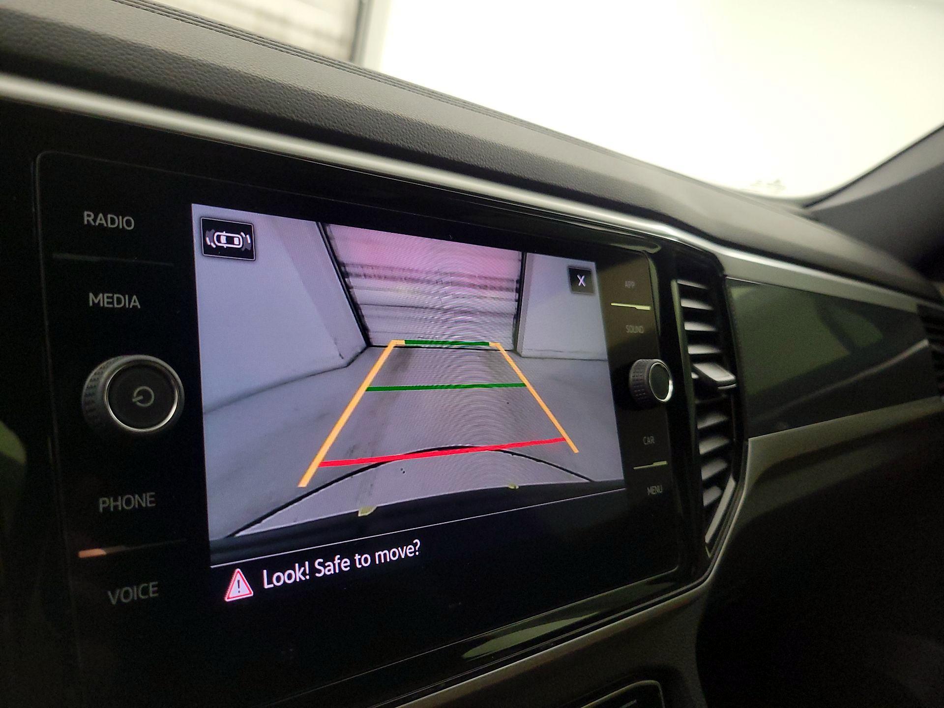 Thumbnail: 2022 Volkswagen Atlas - 14