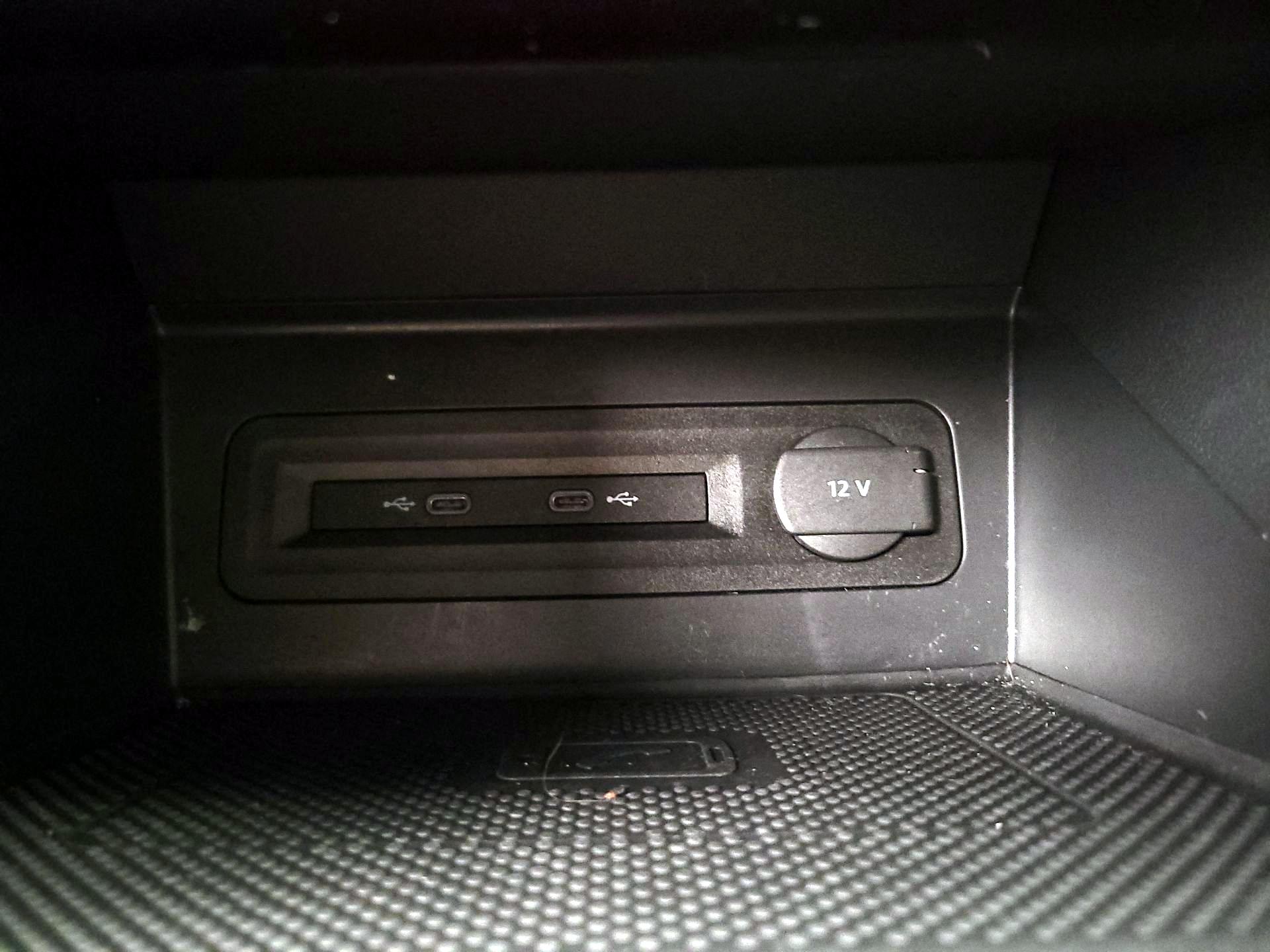 Thumbnail: 2022 Volkswagen Atlas - 18