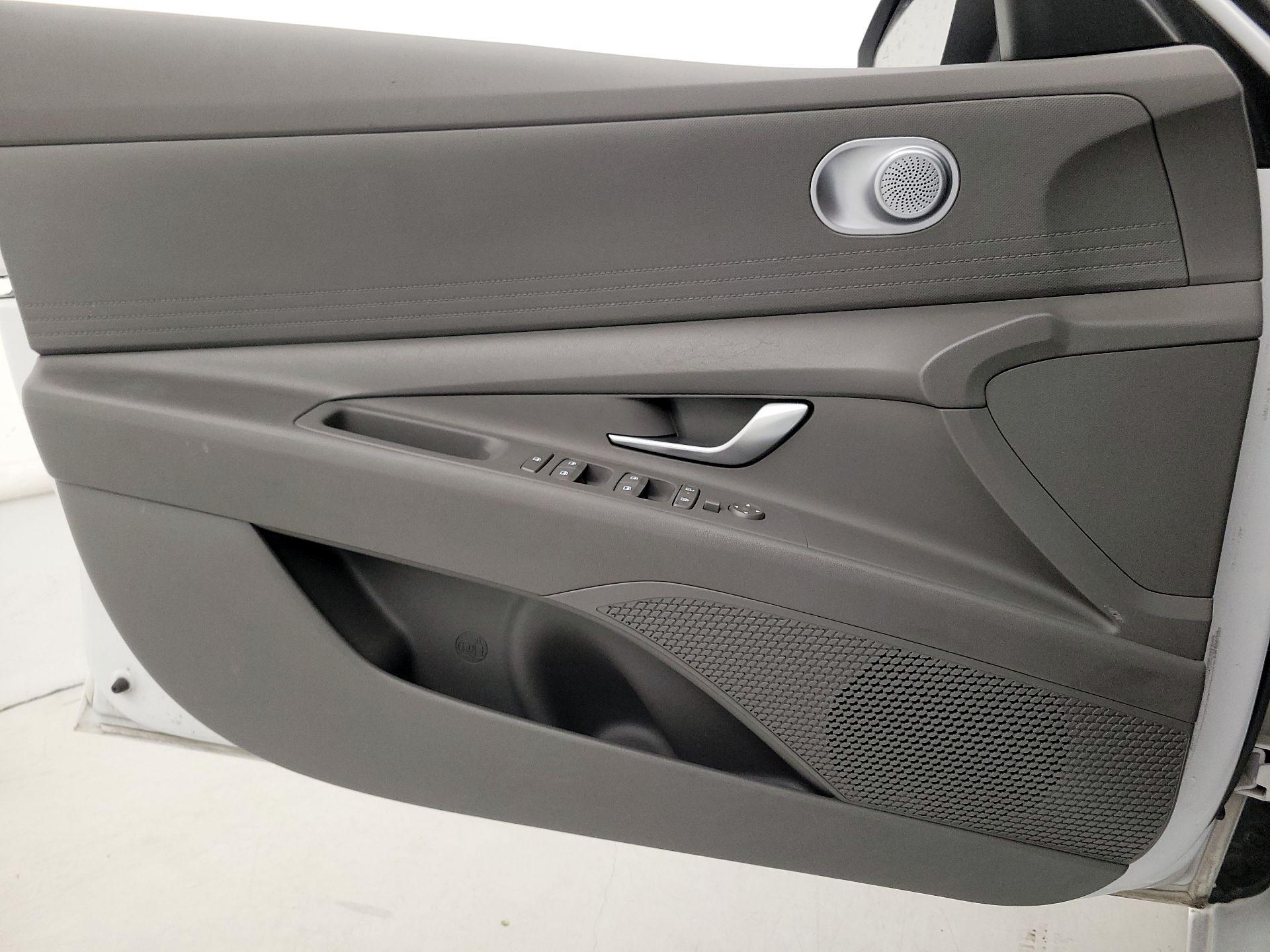 Thumbnail: 2024 Hyundai Elantra - 12