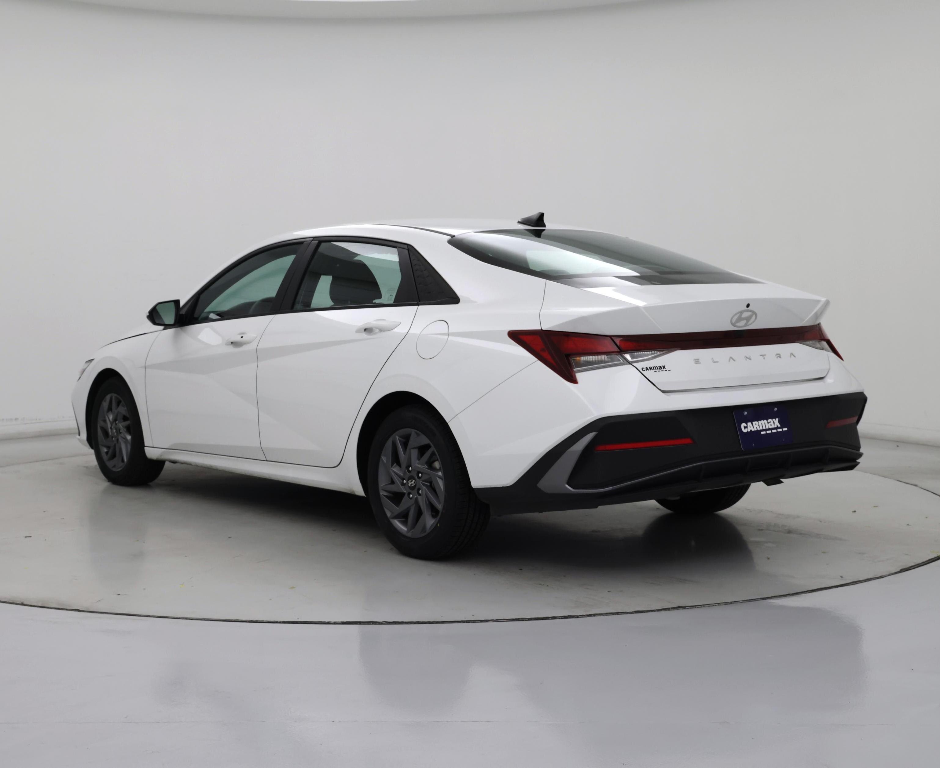 Thumbnail: 2024 Hyundai Elantra - 2