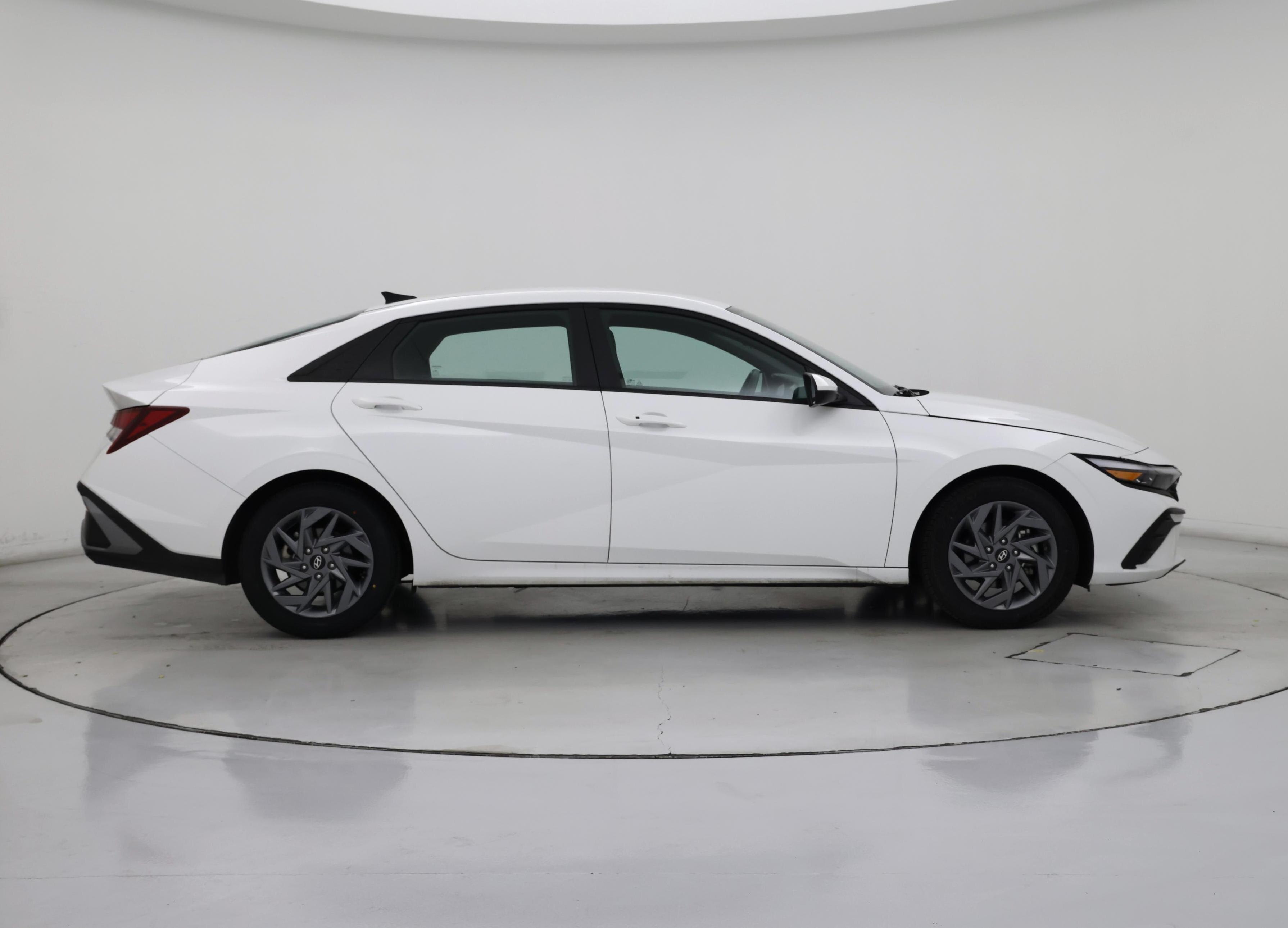 Thumbnail: 2024 Hyundai Elantra - 7