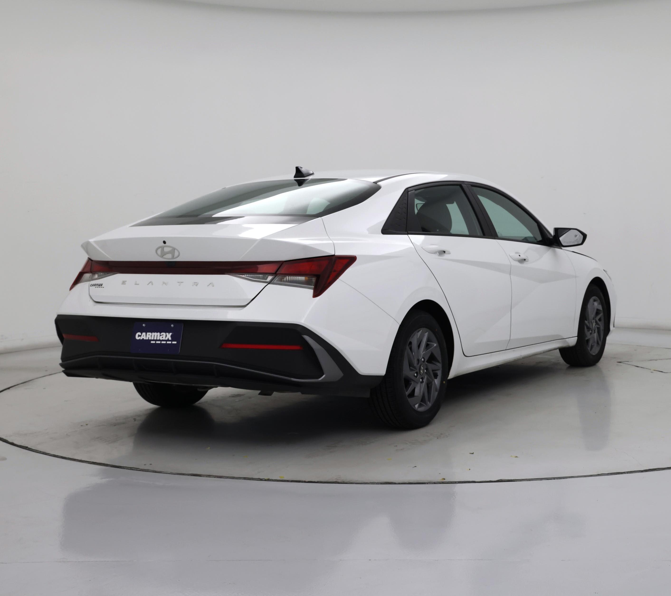 Thumbnail: 2024 Hyundai Elantra - 8