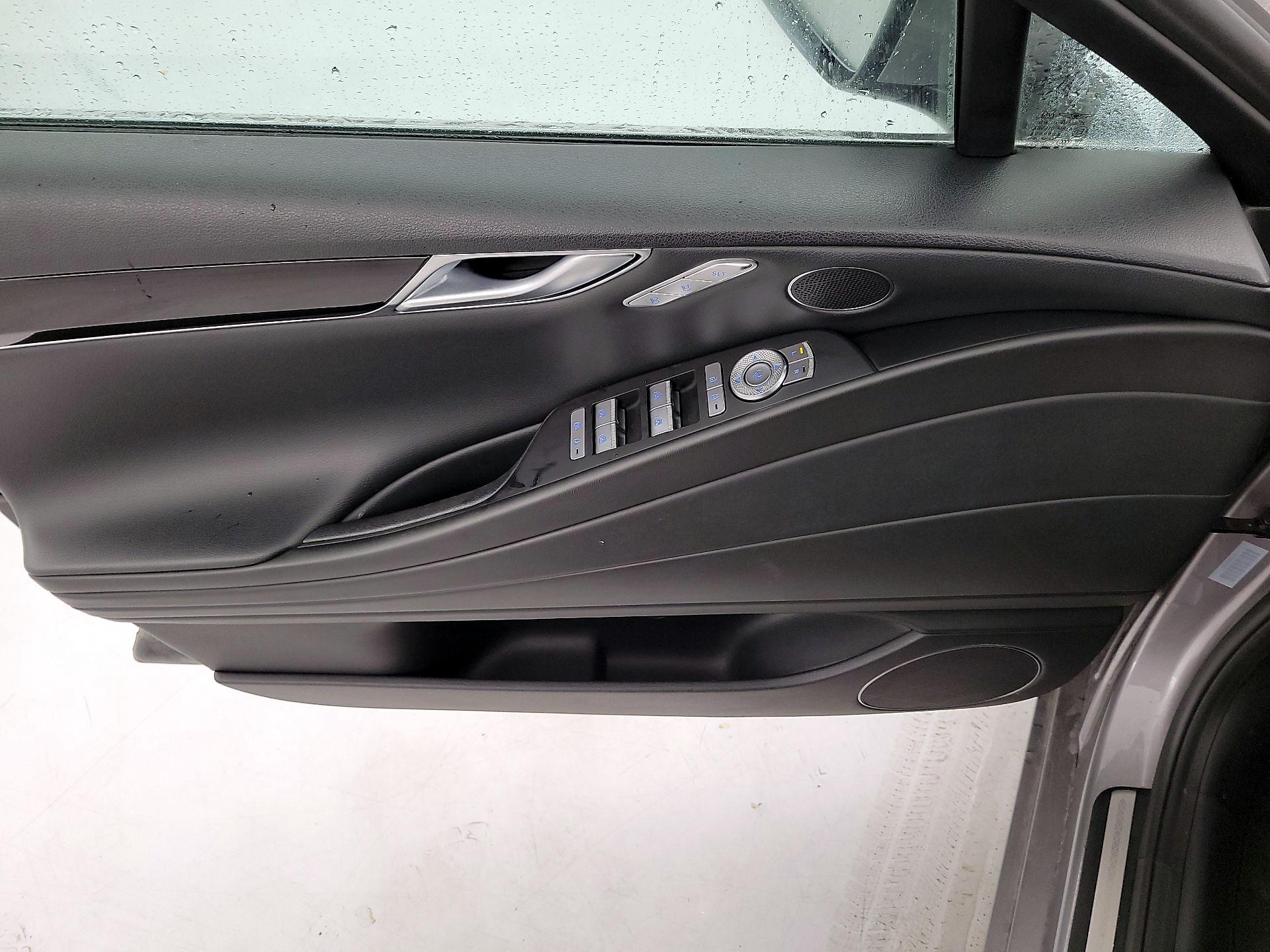 Thumbnail: 2023 Genesis G80 - 12