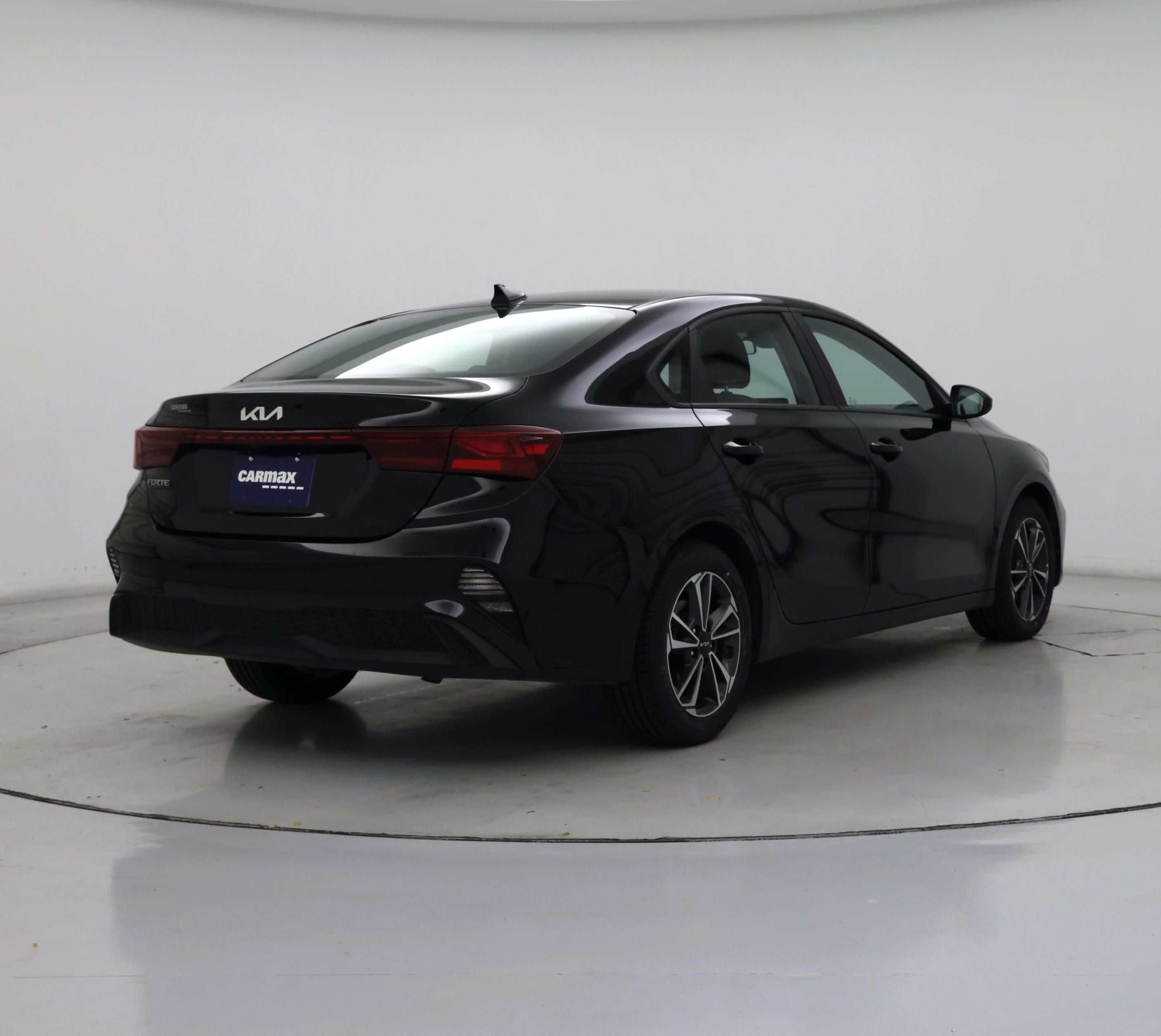 Thumbnail: 2024 Kia Forte - 8