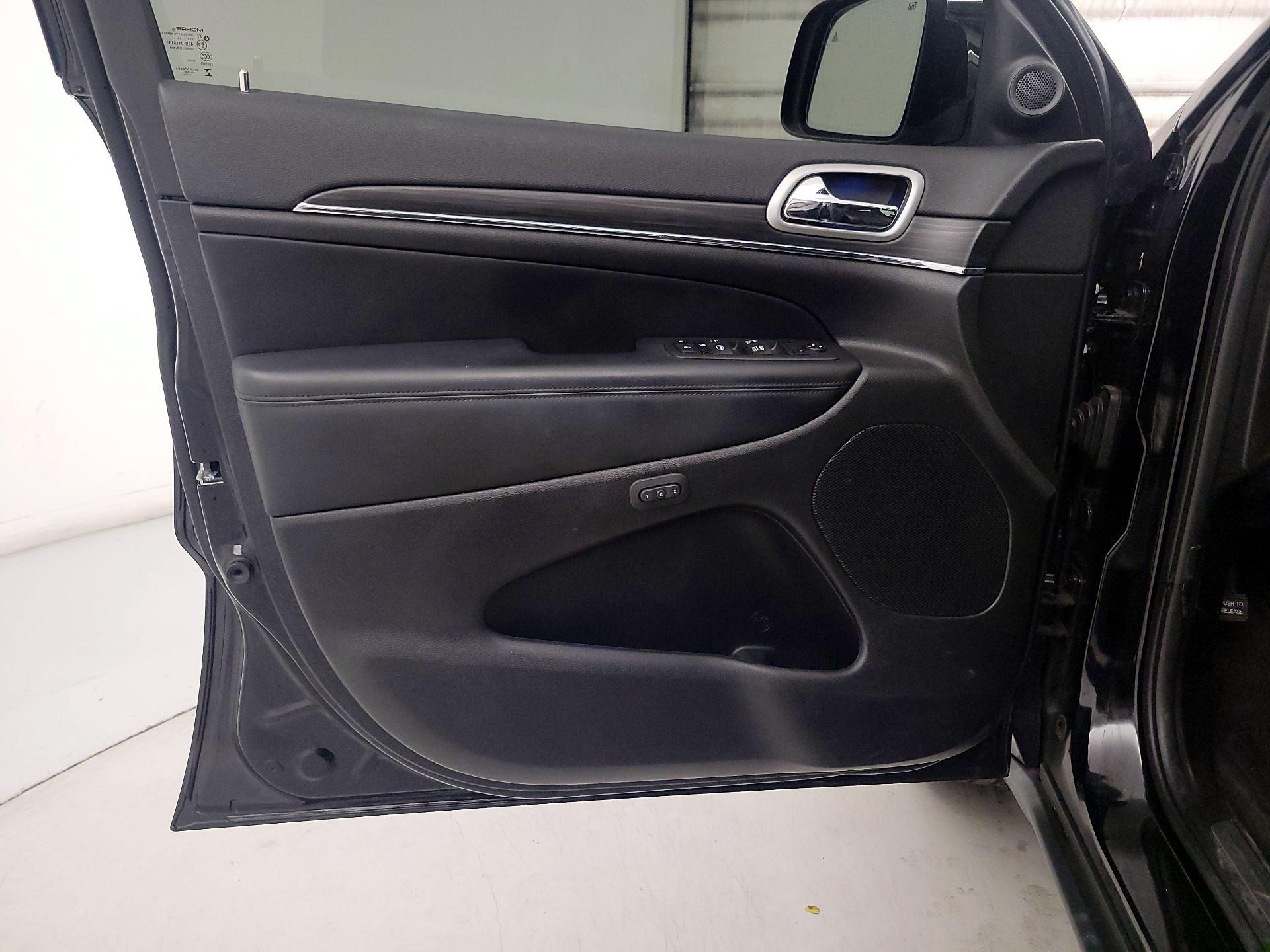 Thumbnail: 2022 Jeep Grand Cherokee - 12