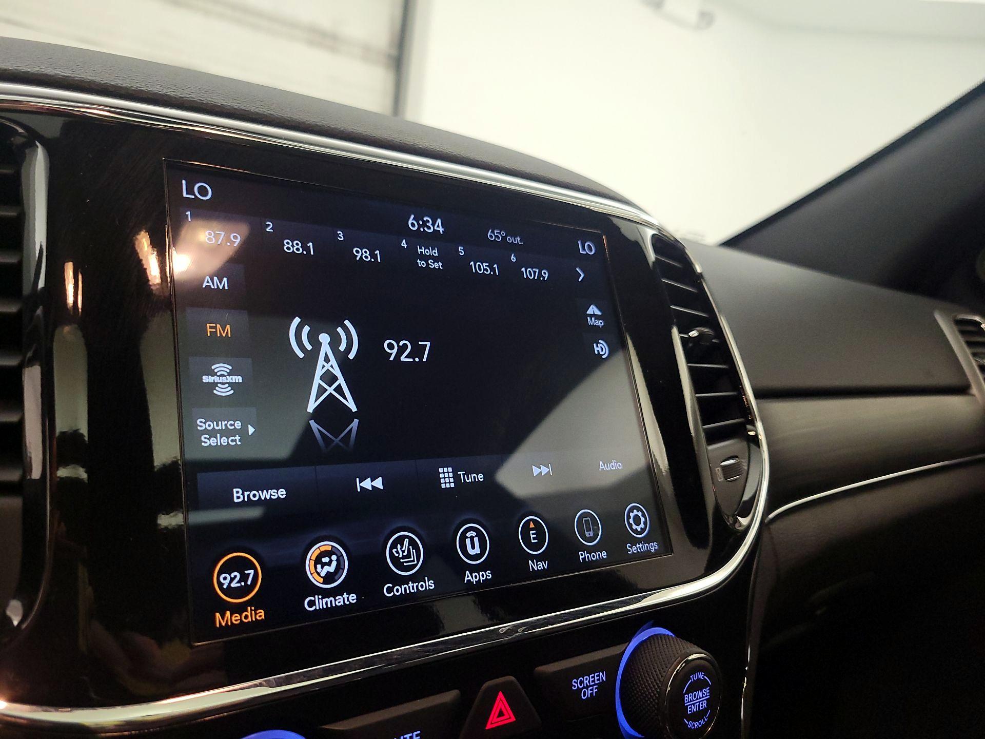 Thumbnail: 2022 Jeep Grand Cherokee - 16