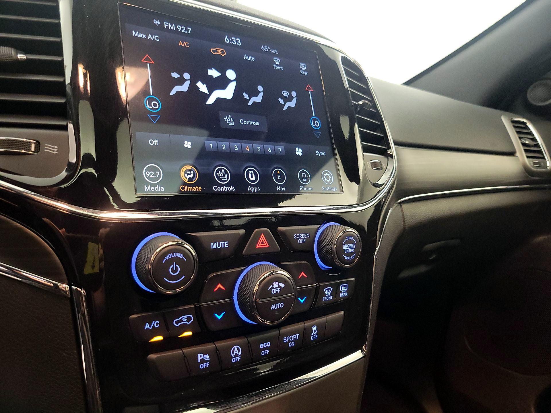 Thumbnail: 2022 Jeep Grand Cherokee - 17