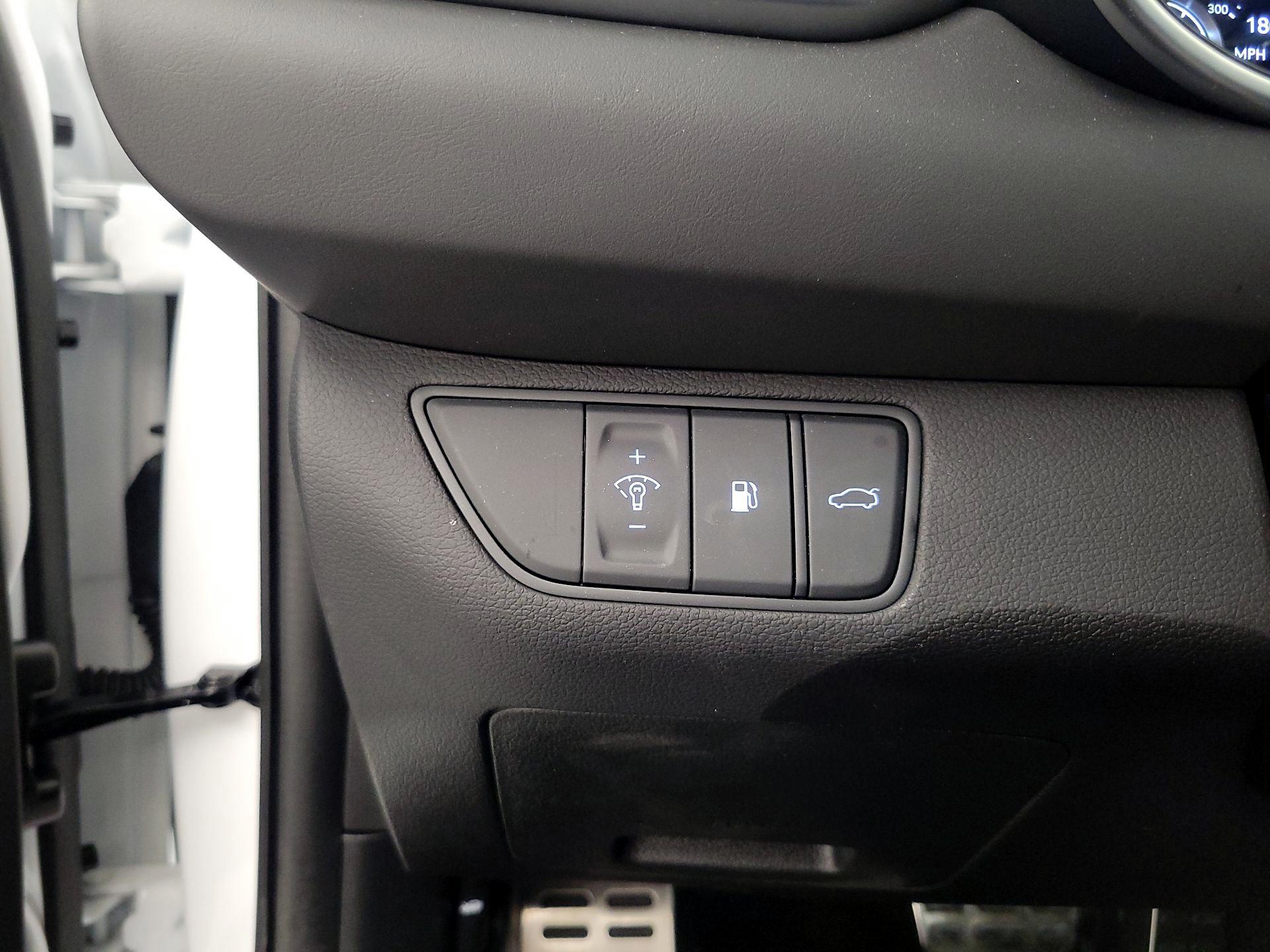 Thumbnail: 2024 Genesis G70 - 13