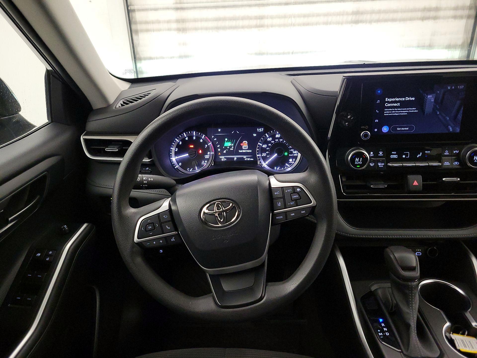 Thumbnail: 2023 Toyota Highlander - 10