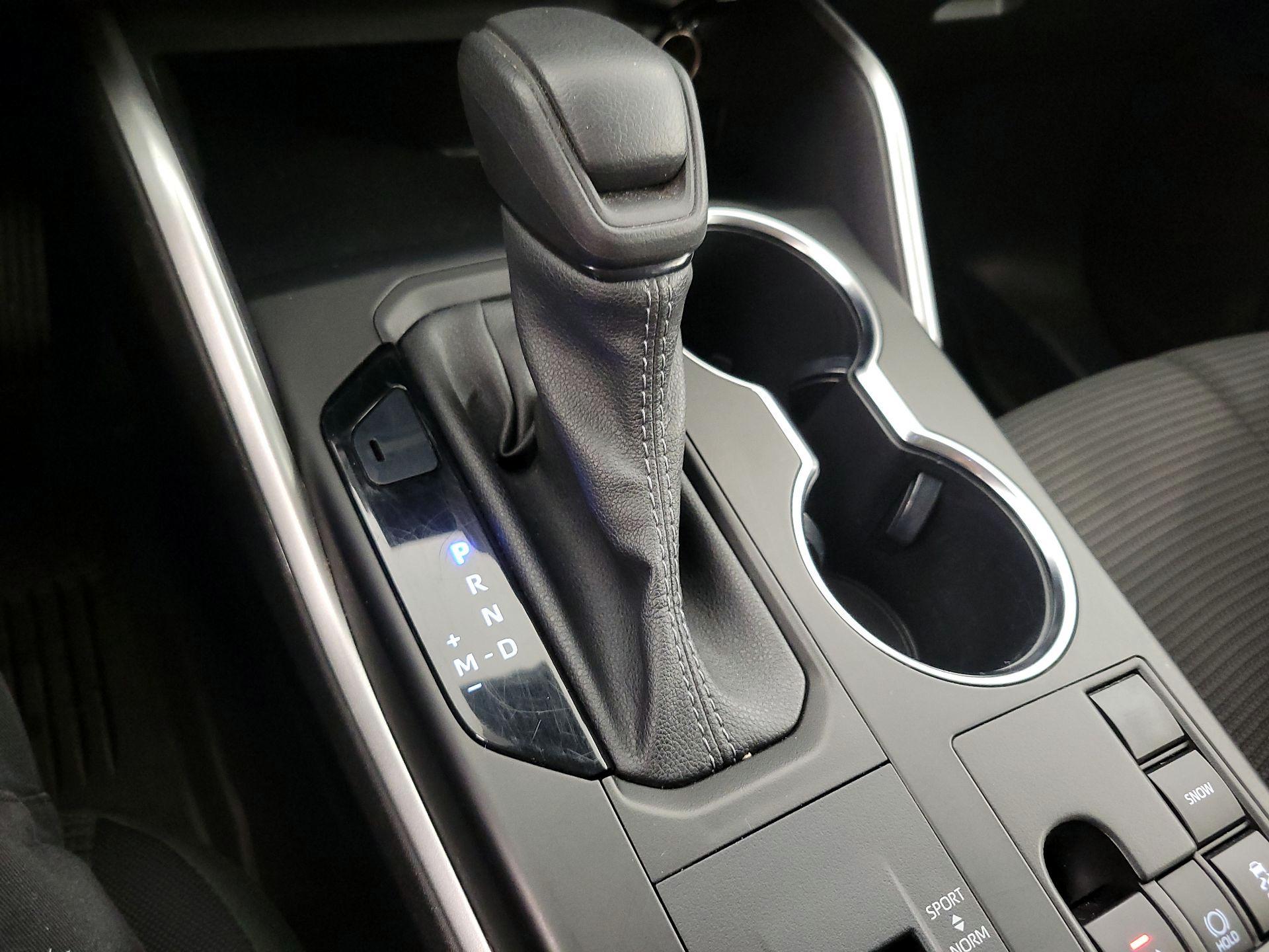 Thumbnail: 2023 Toyota Highlander - 17