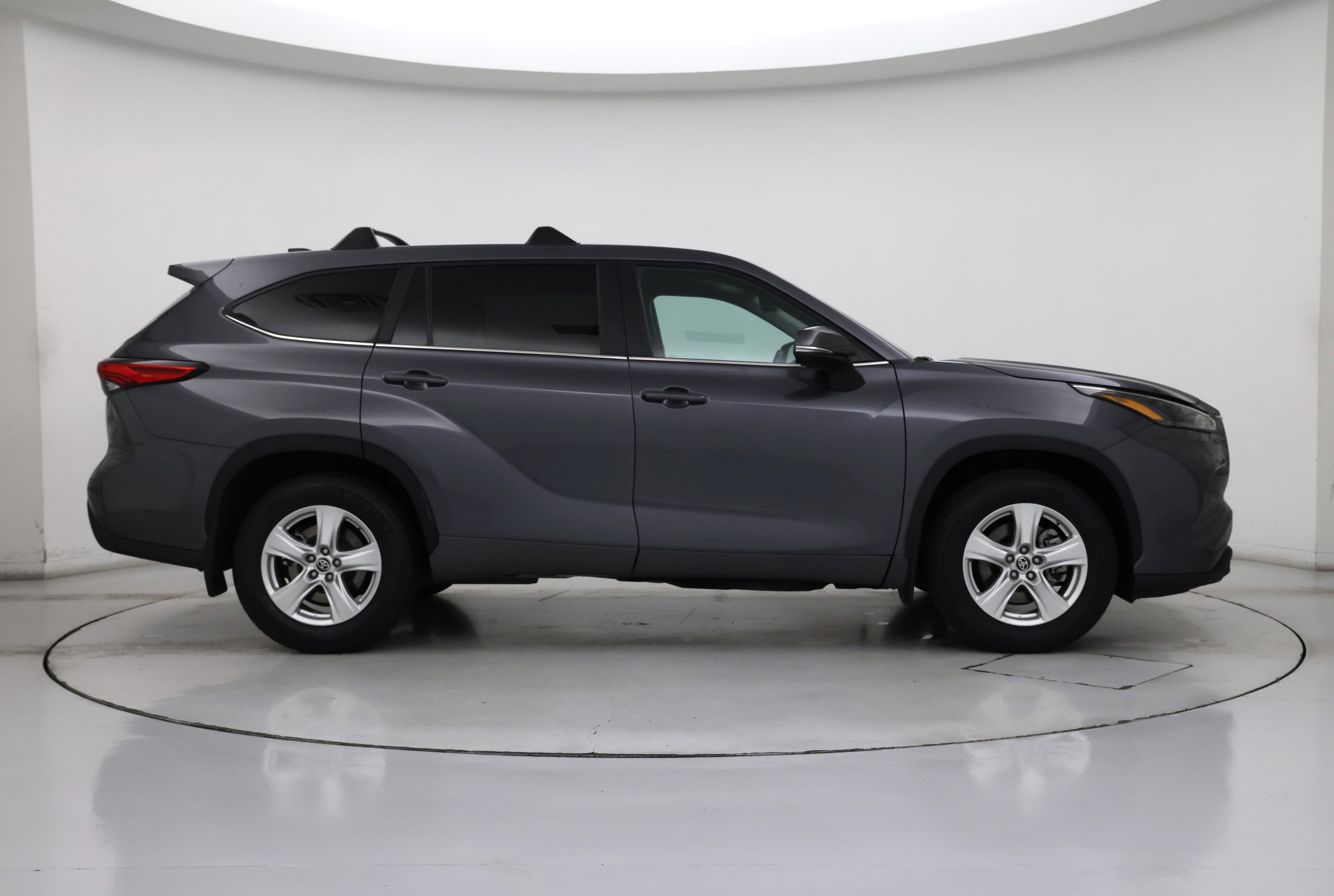 Thumbnail: 2023 Toyota Highlander - 7