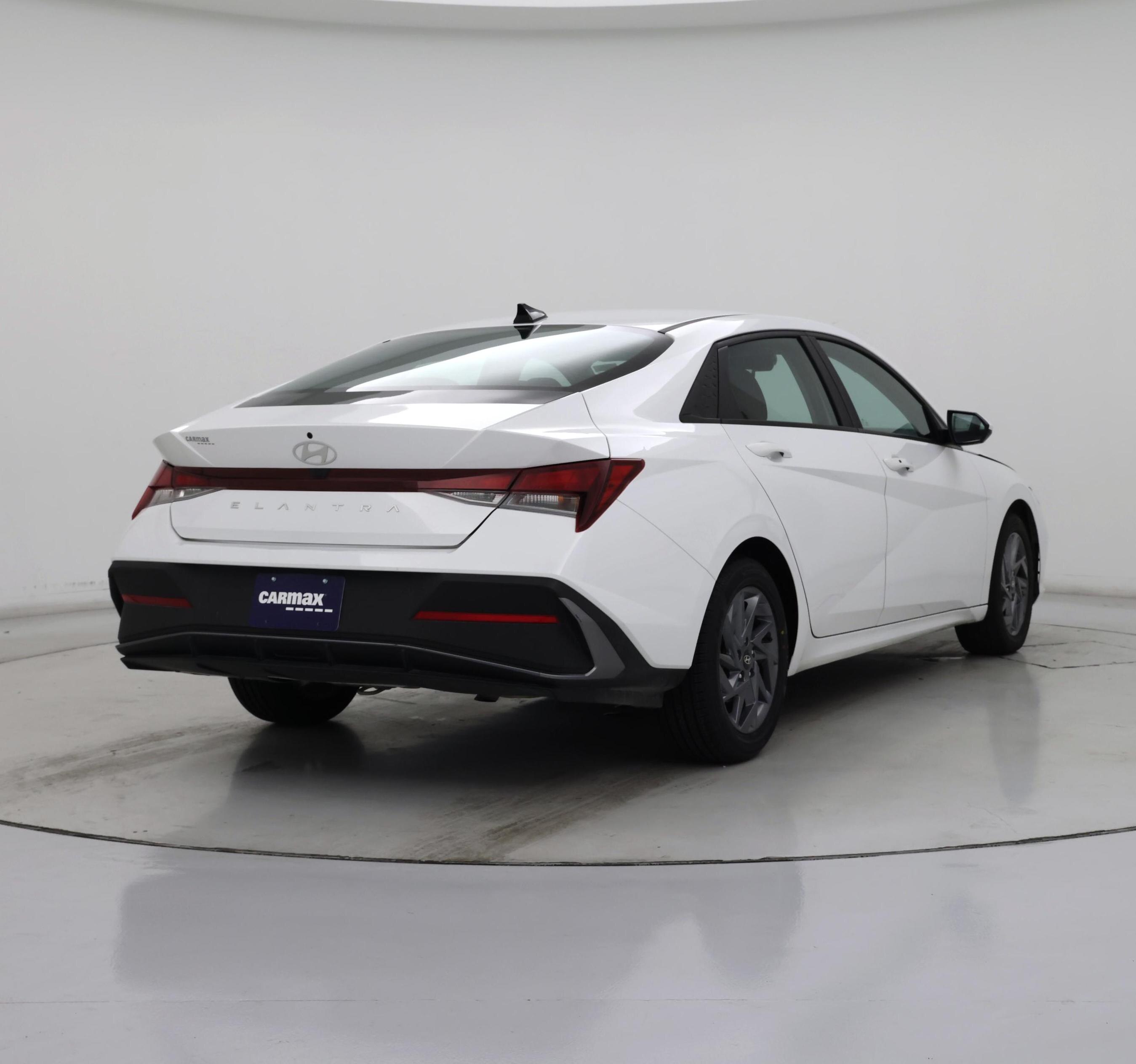 Thumbnail: 2024 Hyundai Elantra - 8