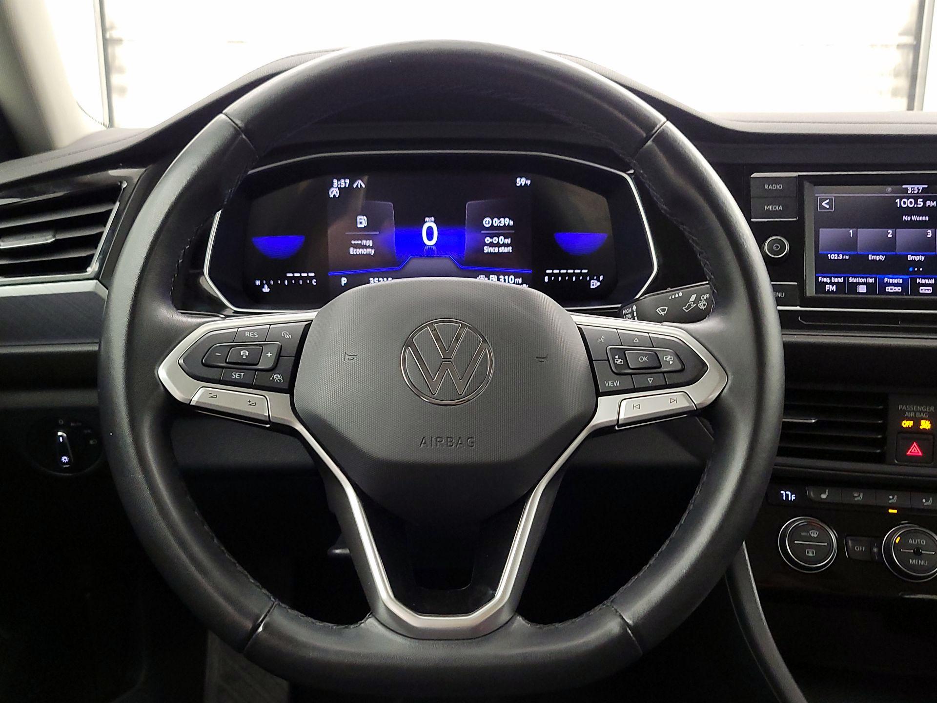 Thumbnail: 2024 Volkswagen Jetta - 10