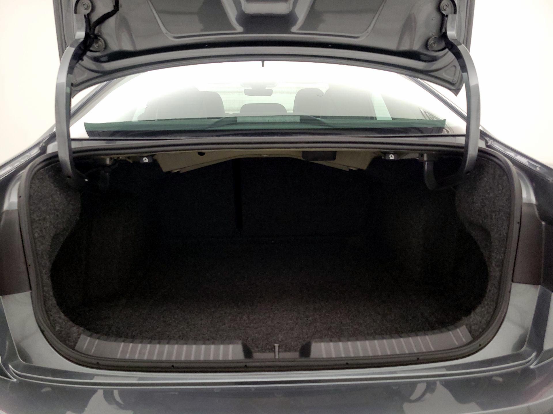 Thumbnail: 2024 Volkswagen Jetta - 20