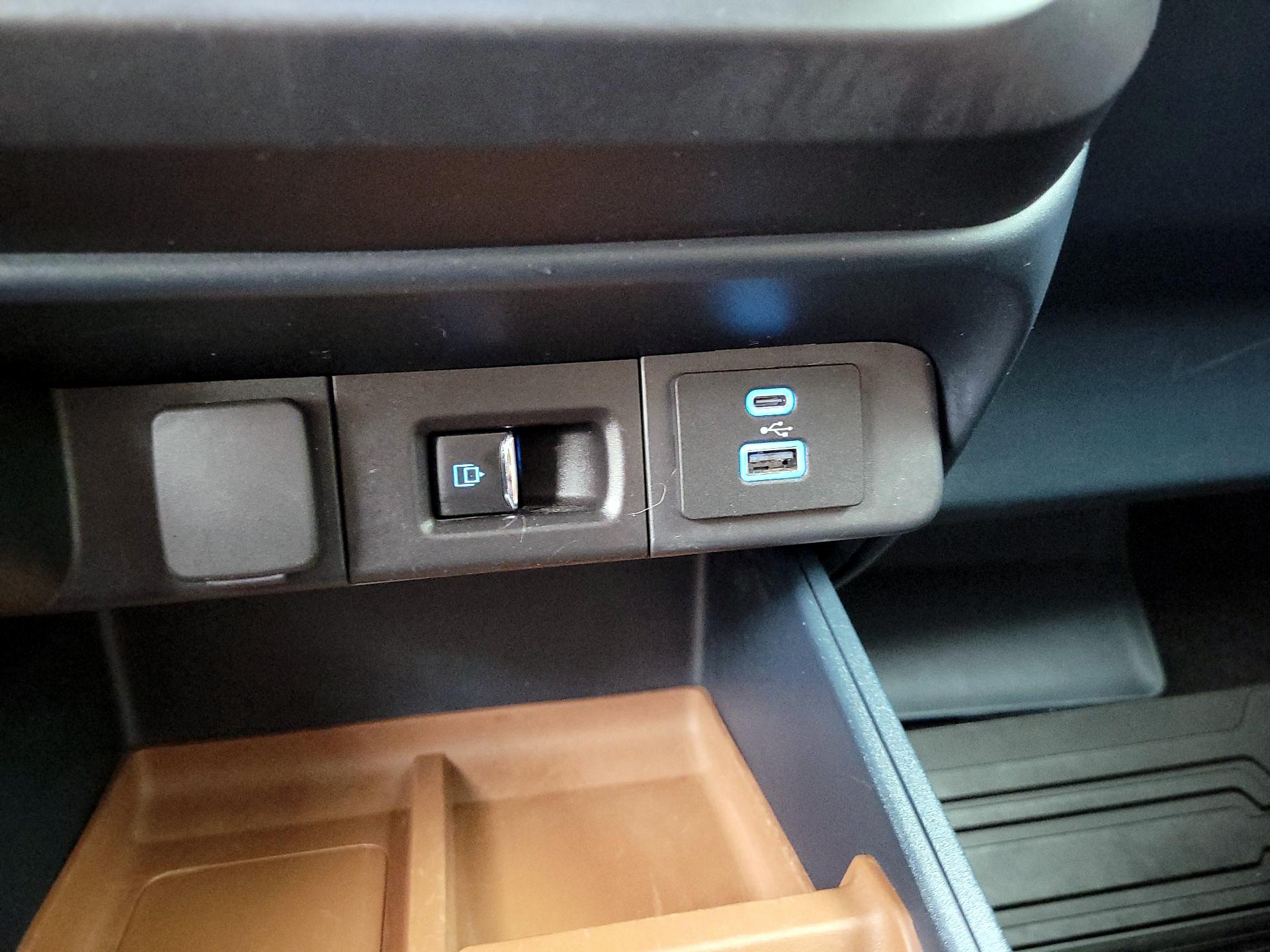 Thumbnail: 2022 Ford Maverick - 18