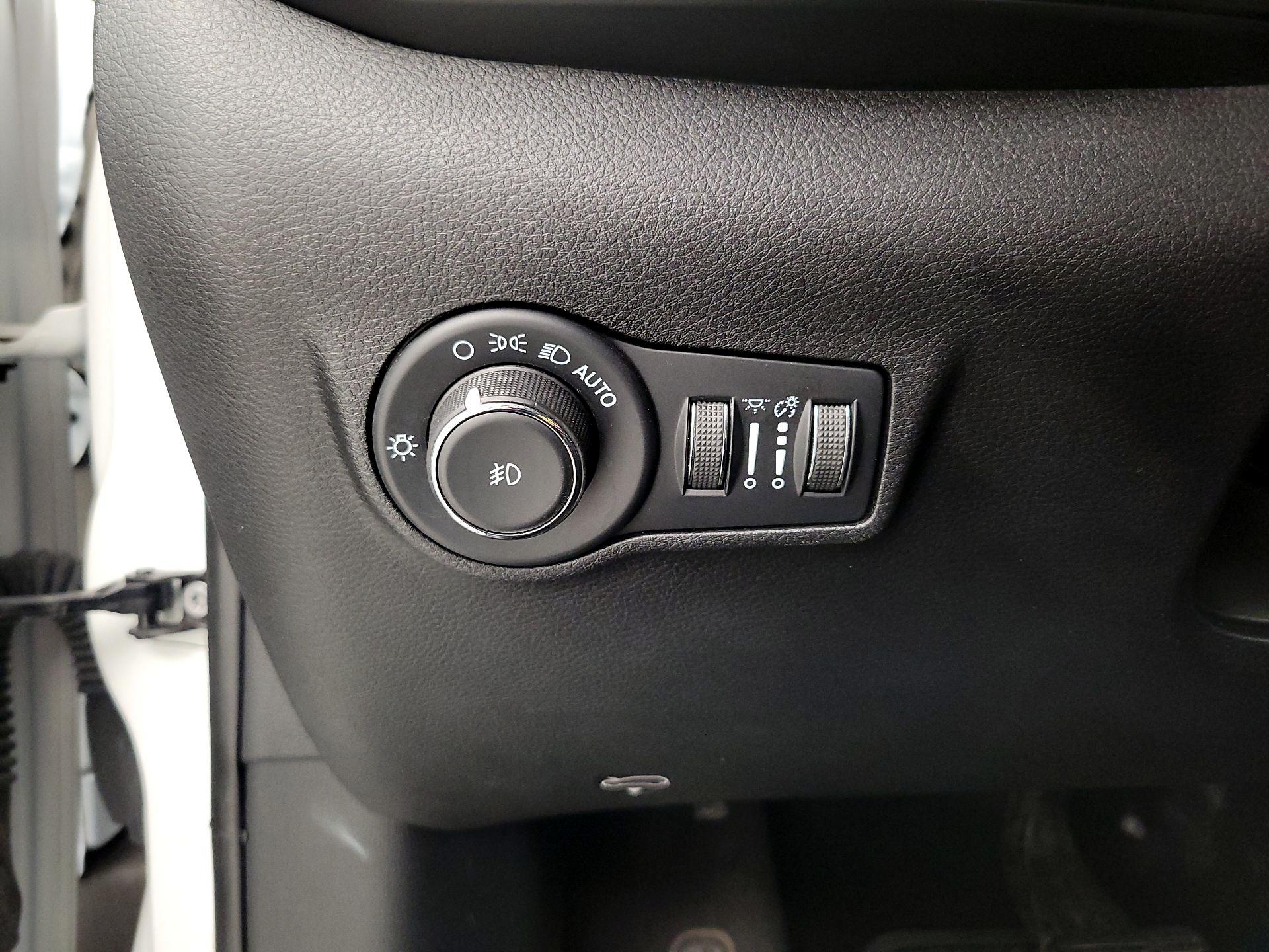 Thumbnail: 2023 Jeep Compass - 13