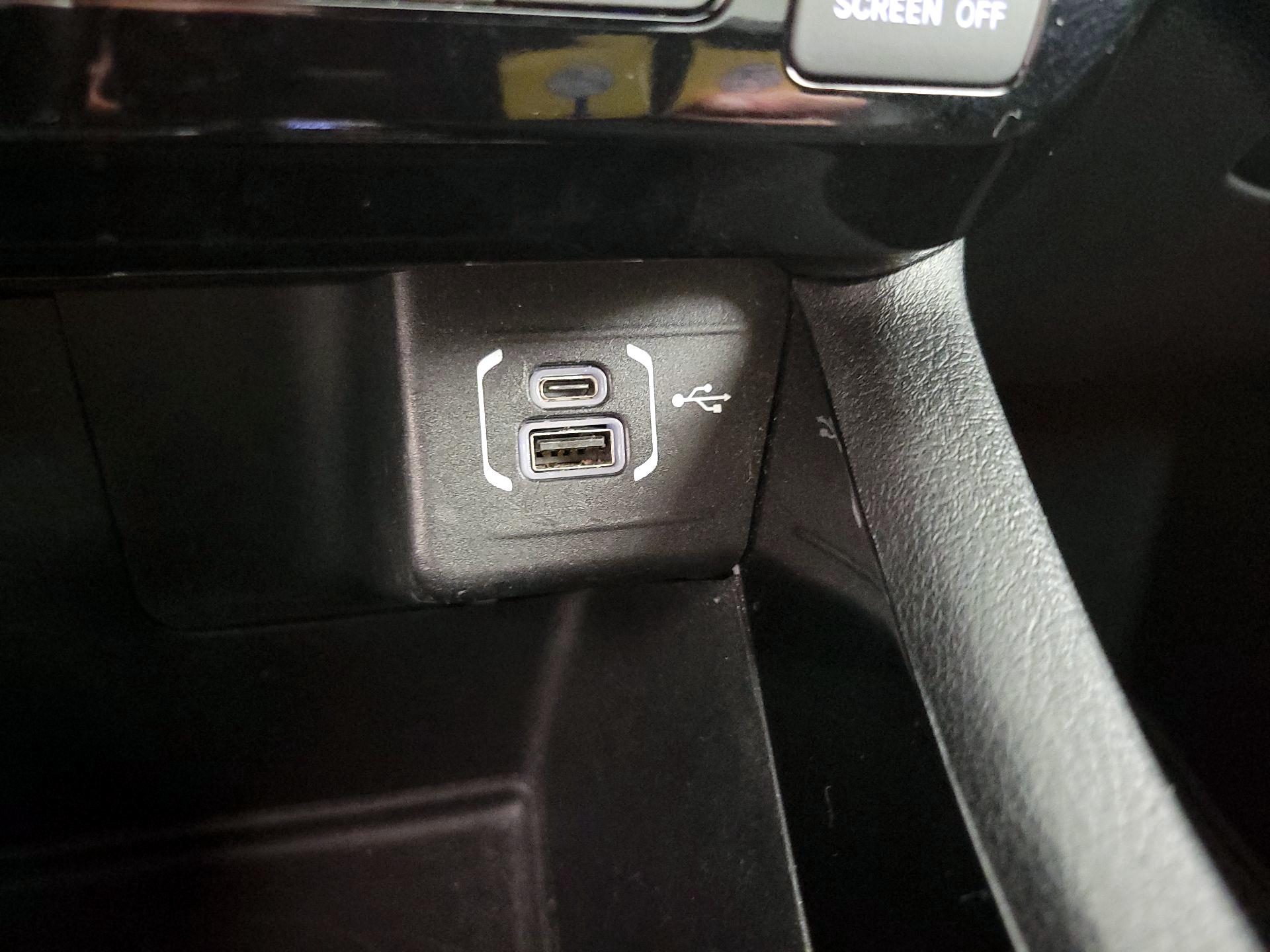 Thumbnail: 2023 Jeep Compass - 18