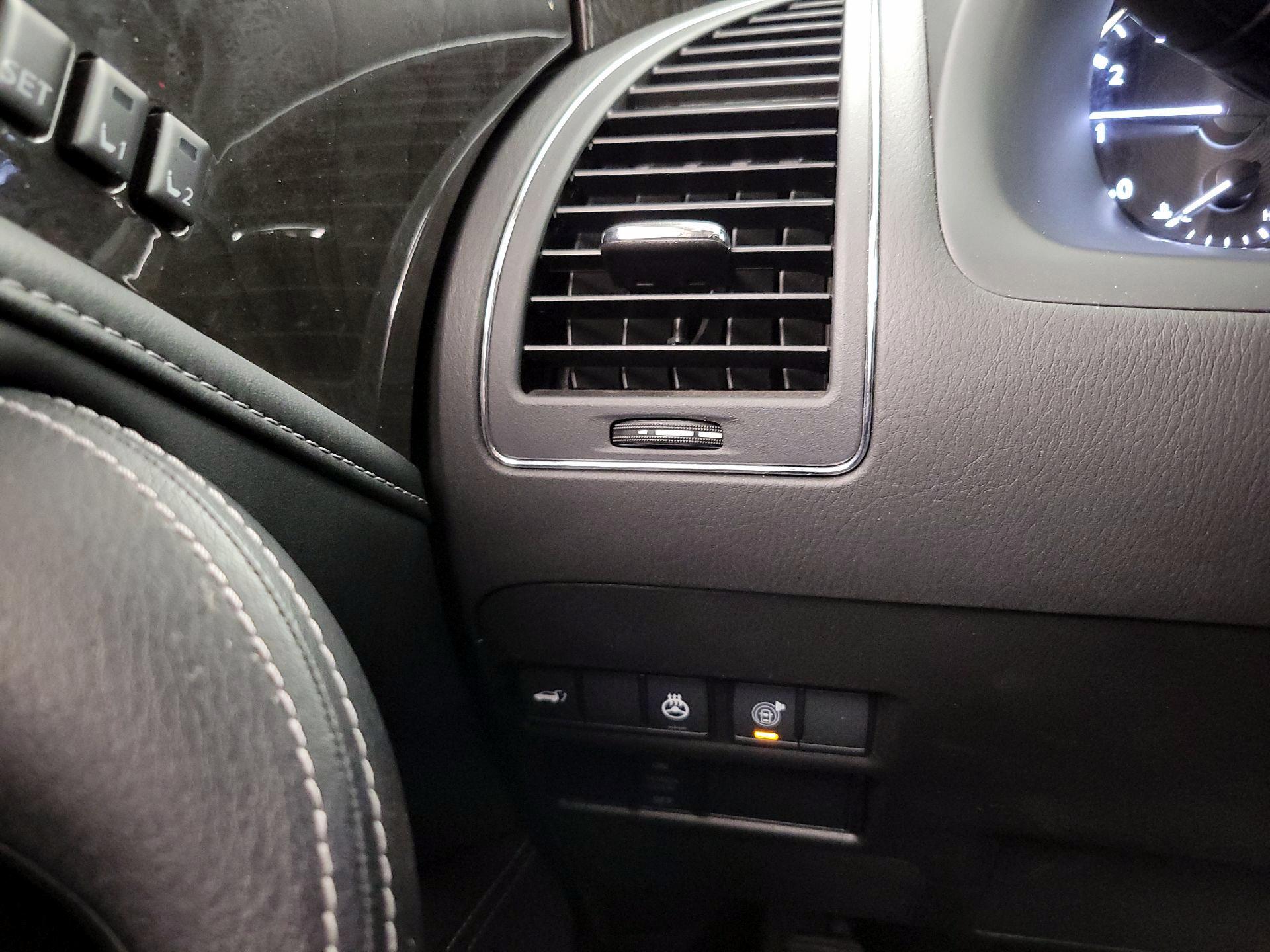 Thumbnail: 2024 INFINITI QX80 - 13