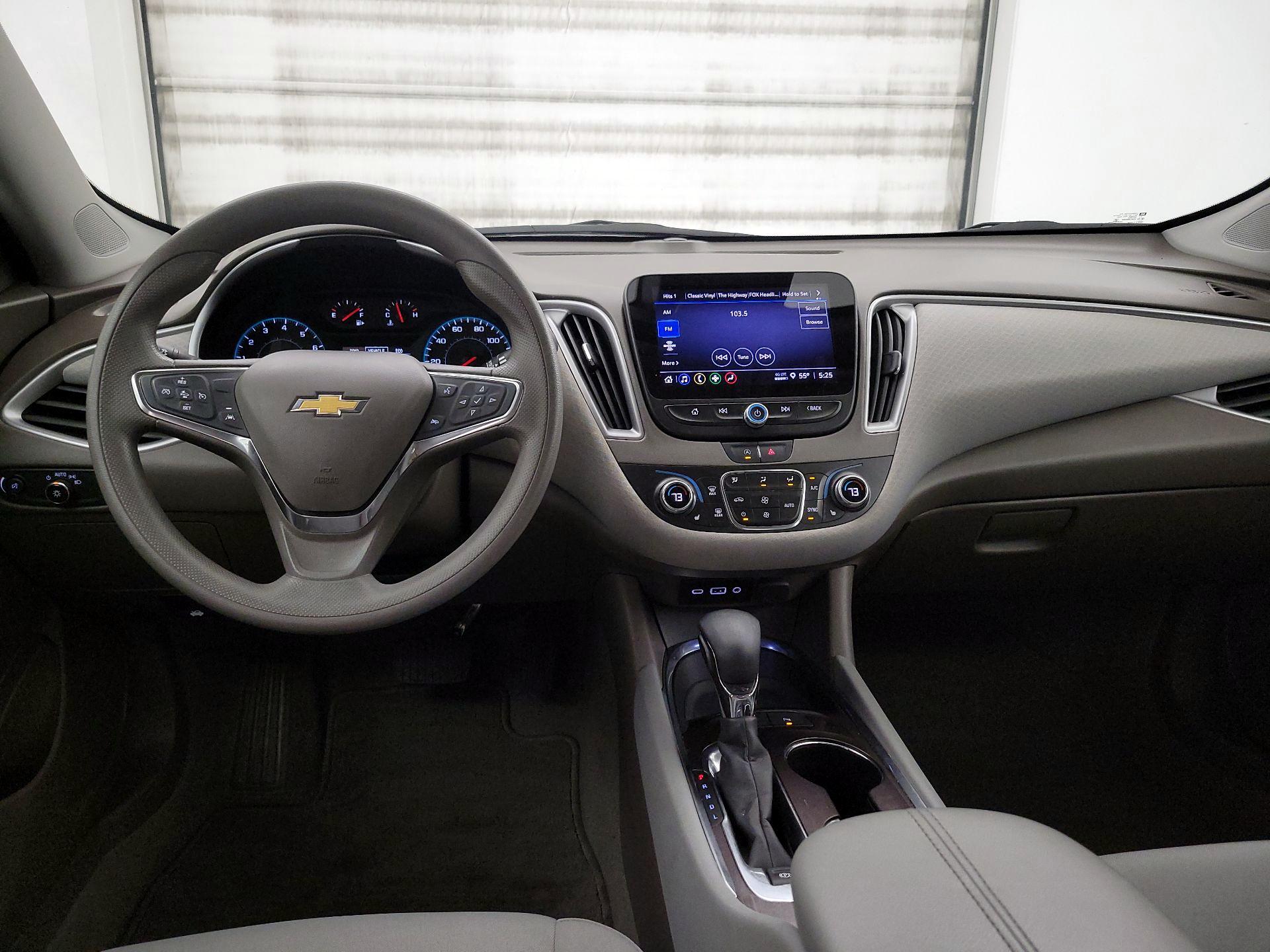 Thumbnail: 2022 Chevrolet Malibu - 9