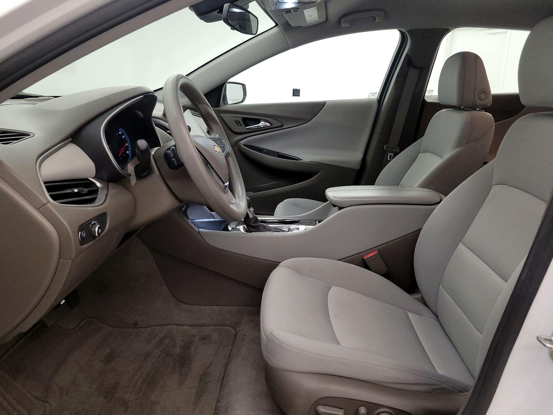 Thumbnail: 2022 Chevrolet Malibu - 11