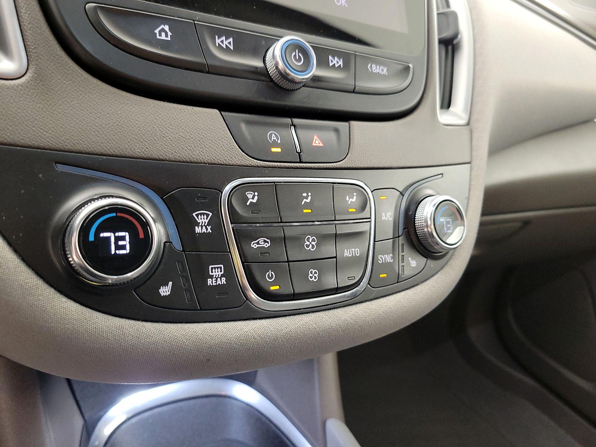 Thumbnail: 2022 Chevrolet Malibu - 16