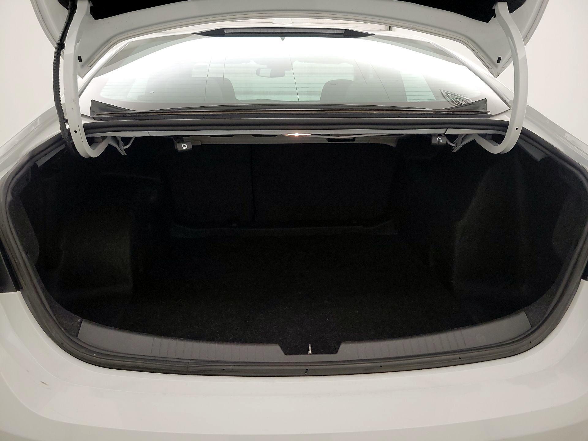 Thumbnail: 2022 Chevrolet Malibu - 20