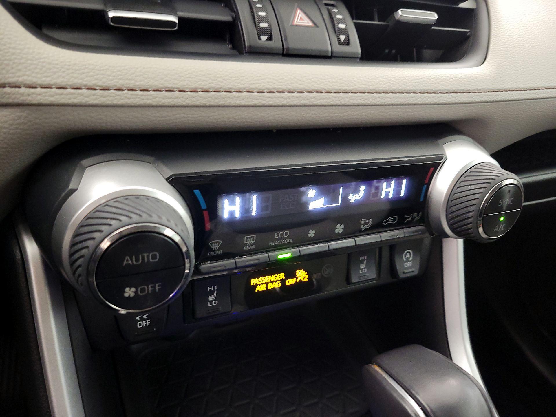 Thumbnail: 2021 Toyota RAV4 - 16