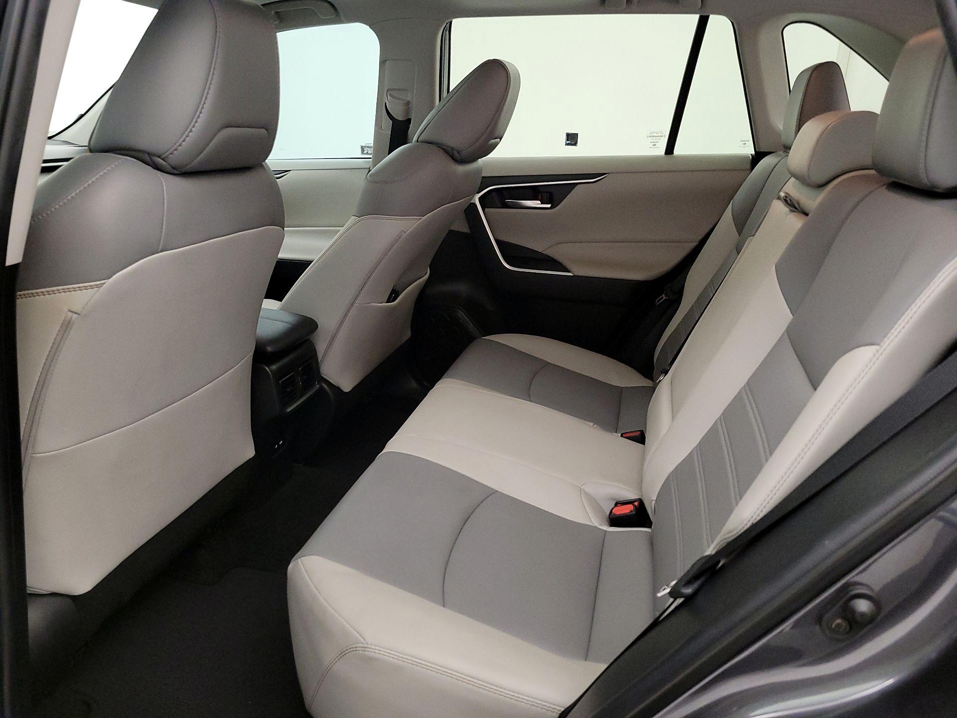 Thumbnail: 2021 Toyota RAV4 - 20