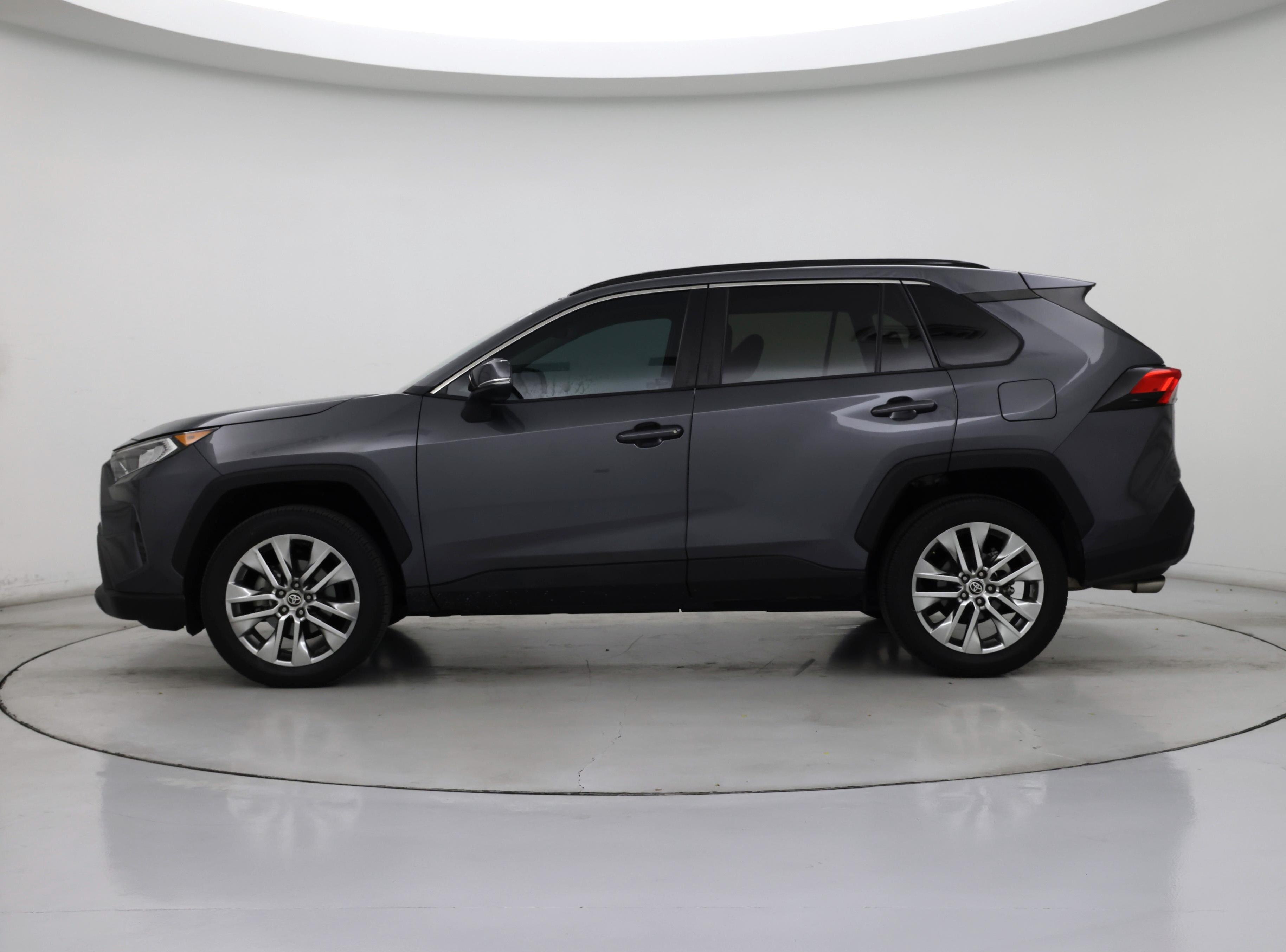 Thumbnail: 2021 Toyota RAV4 - 3