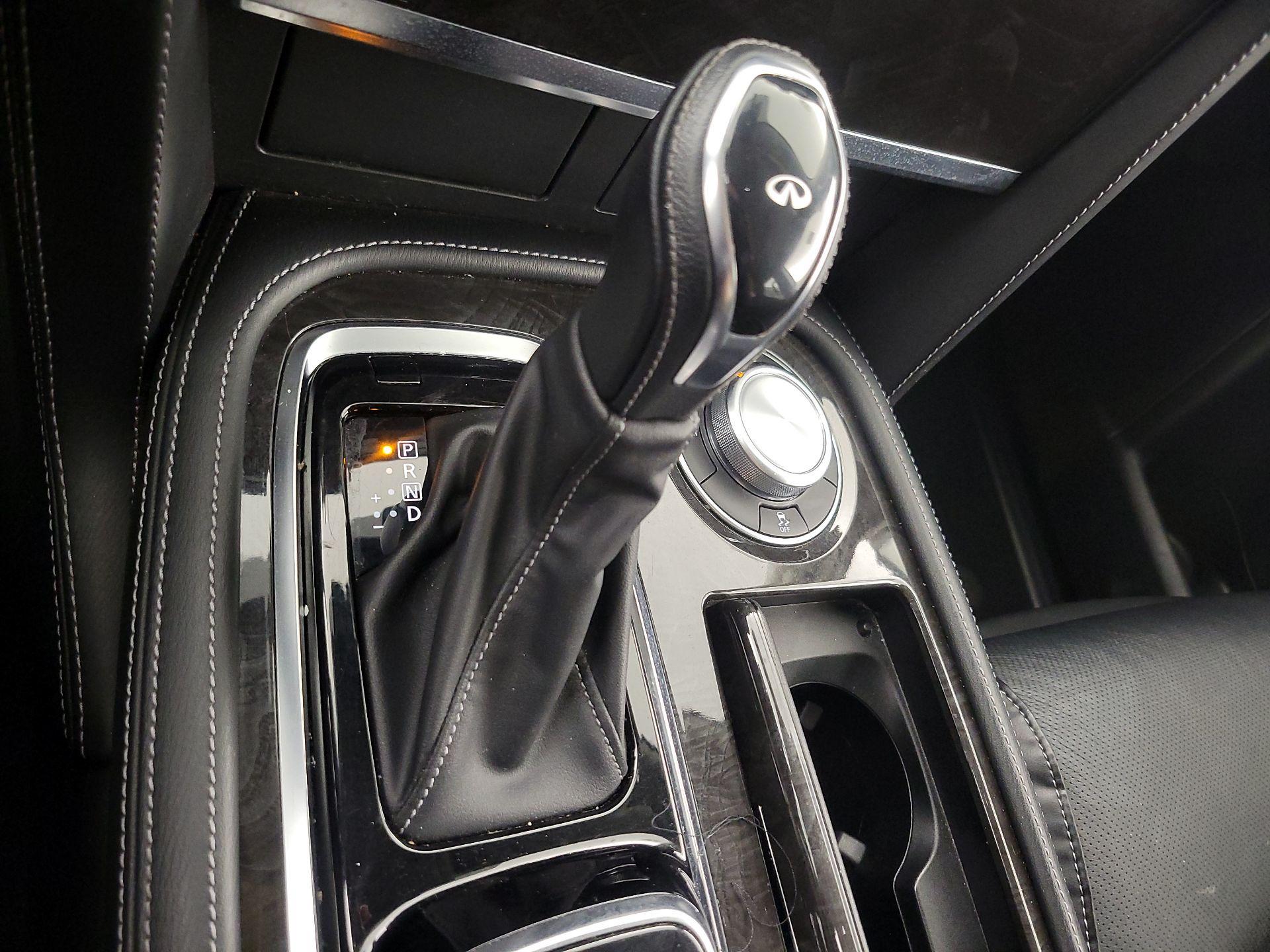 Thumbnail: 2024 INFINITI QX80 - 18