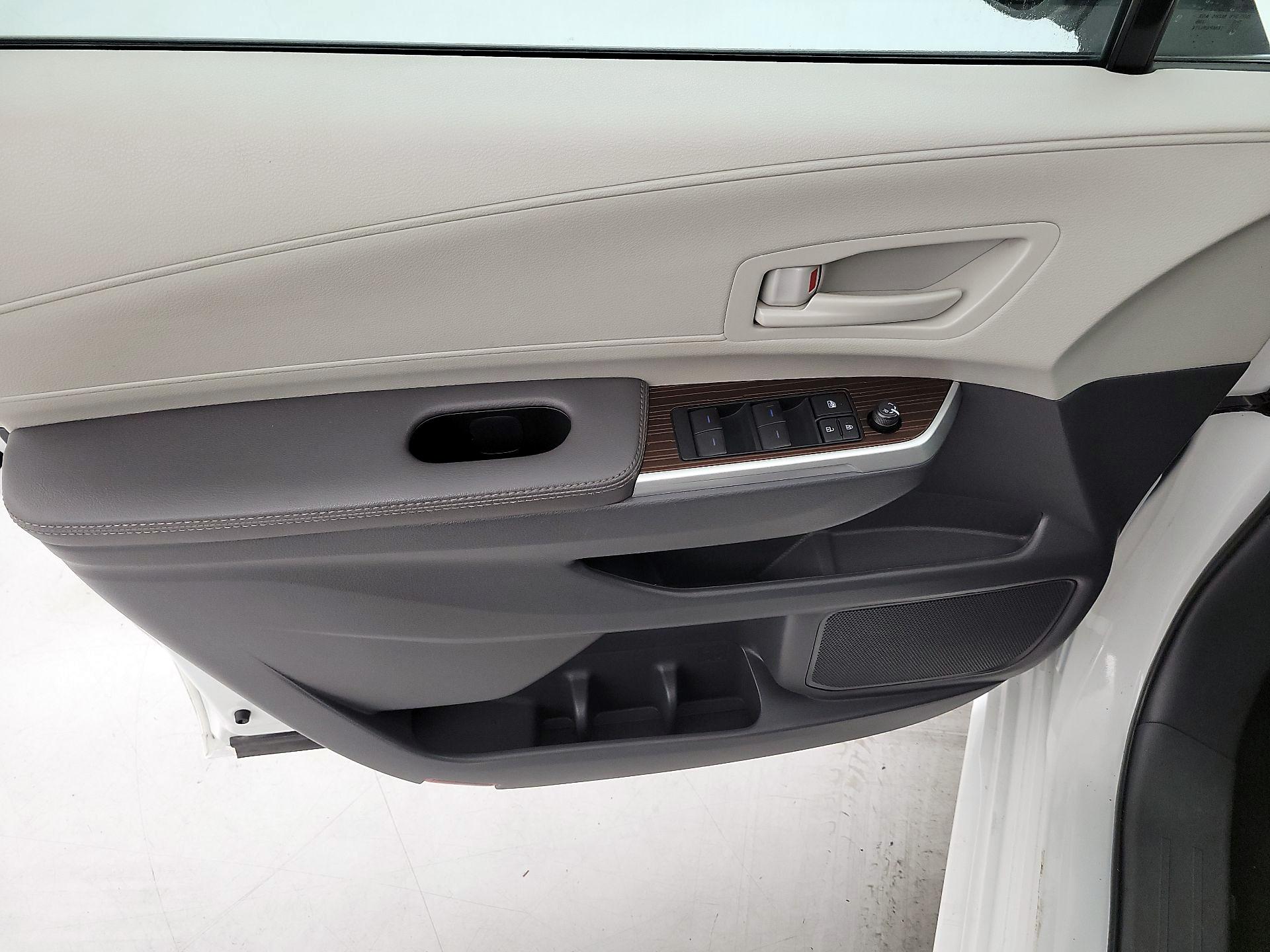 Thumbnail: 2024 Toyota Sienna - 12