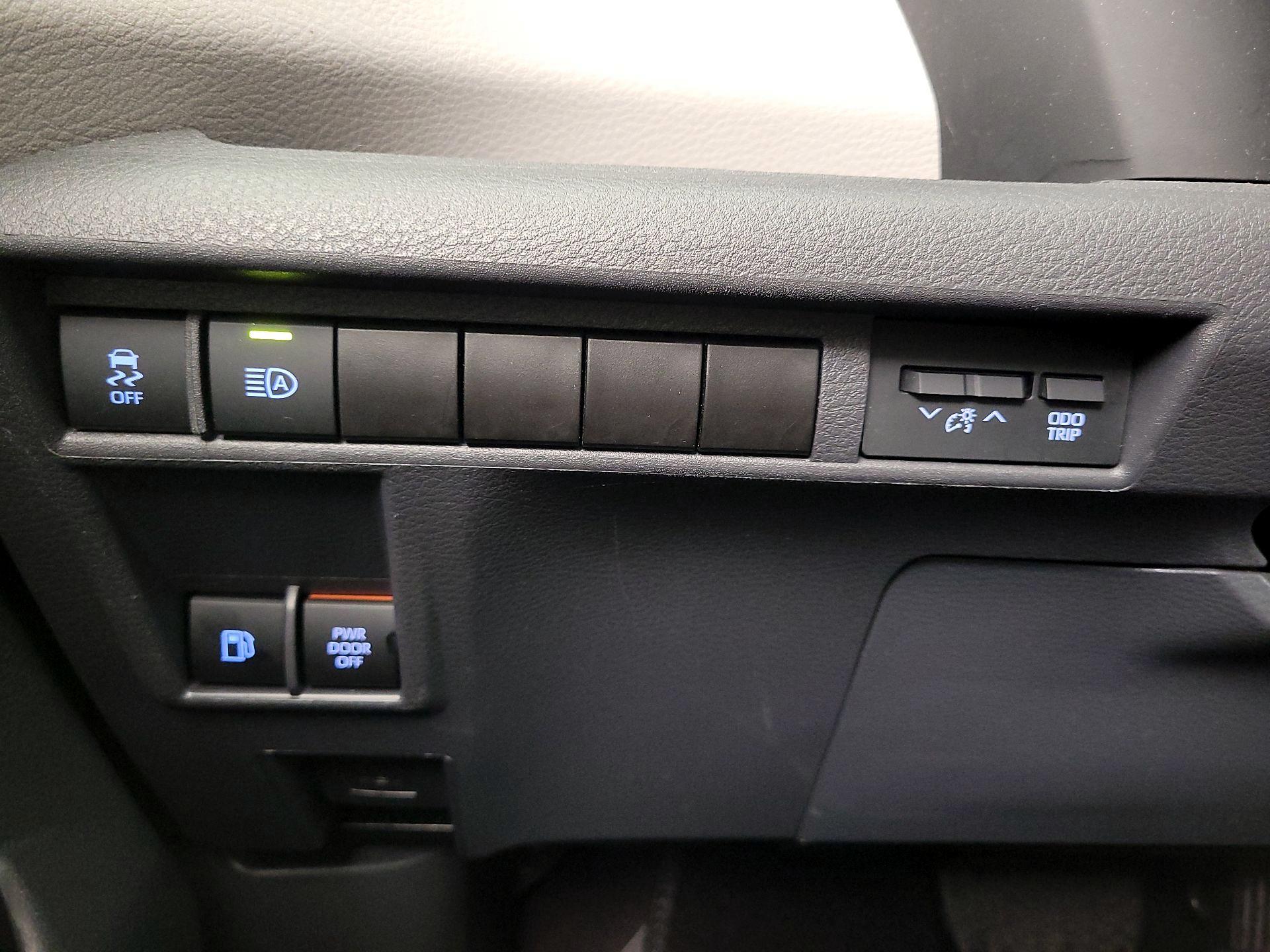 Thumbnail: 2024 Toyota Sienna - 13