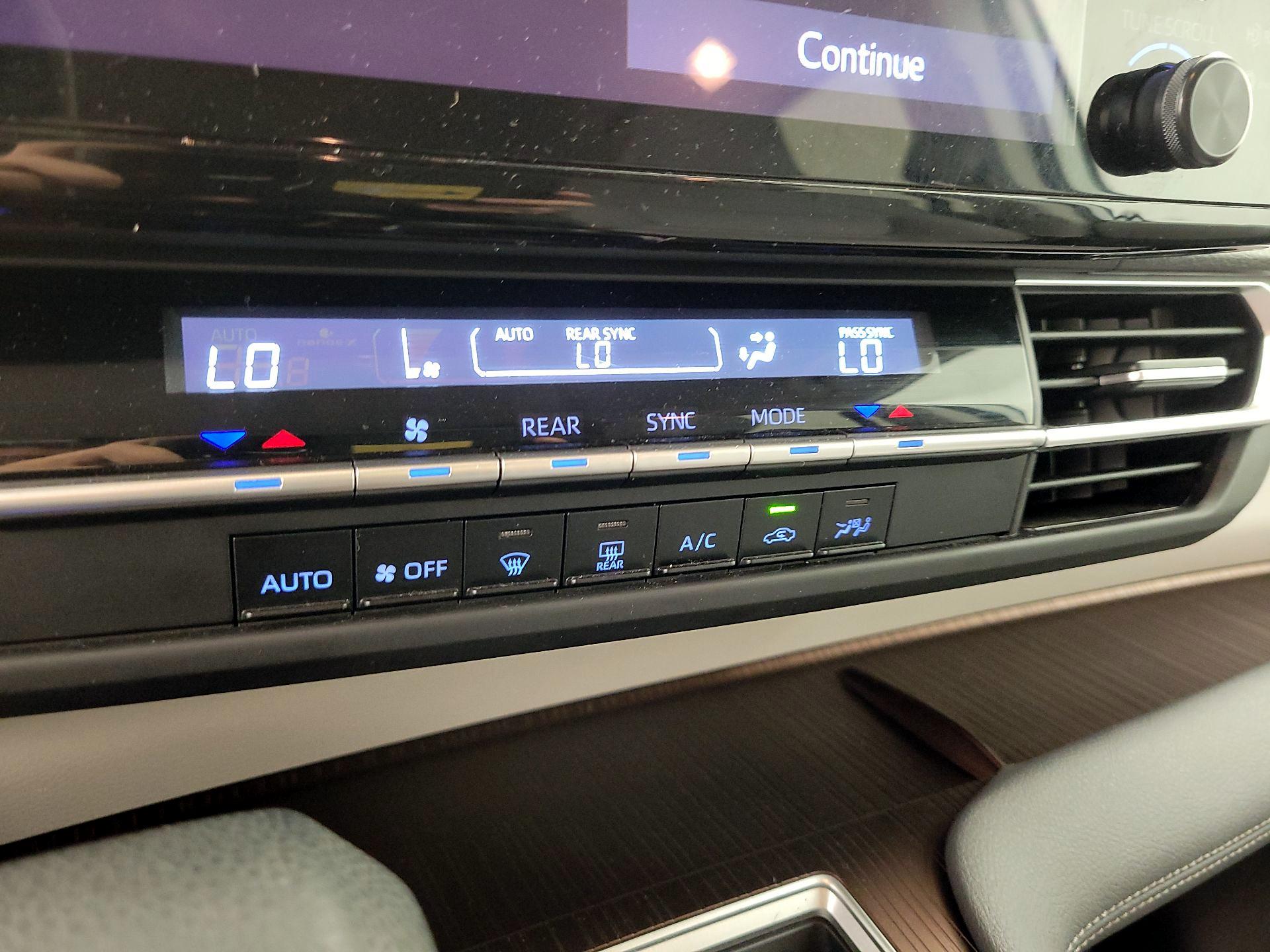 Thumbnail: 2024 Toyota Sienna - 16