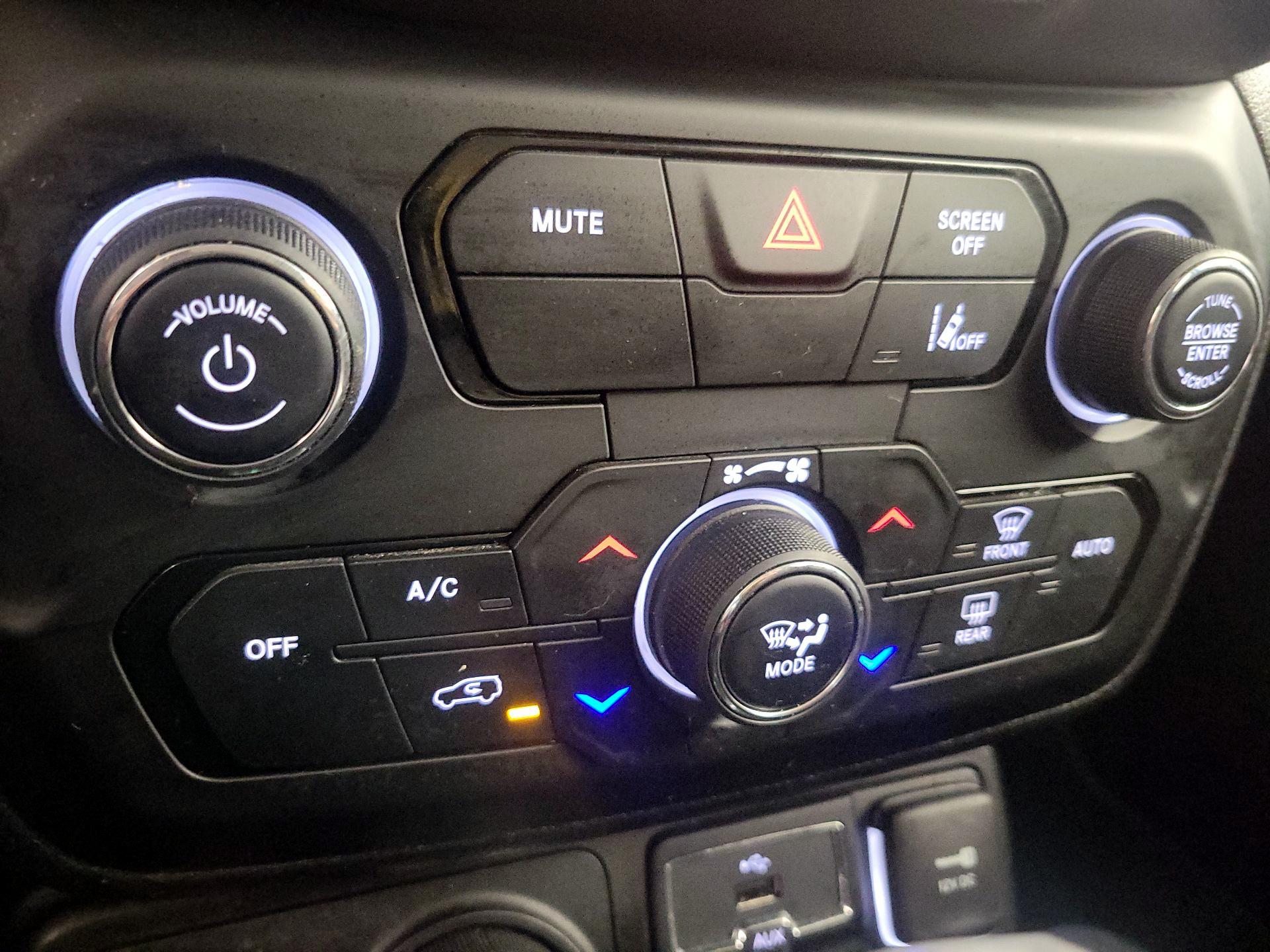 Thumbnail: 2023 Jeep Renegade - 16