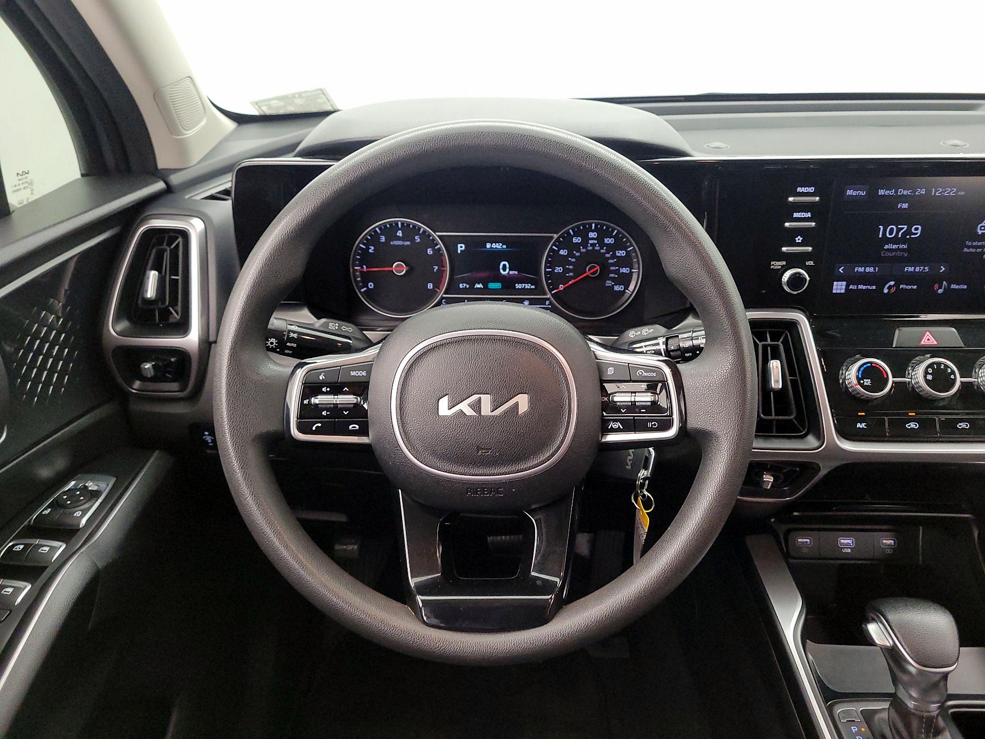 Thumbnail: 2023 Kia Sorento - 10