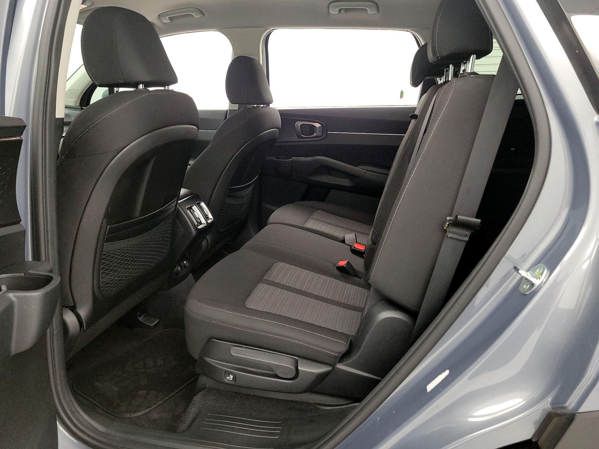 Thumbnail: 2023 Kia Sorento - 19