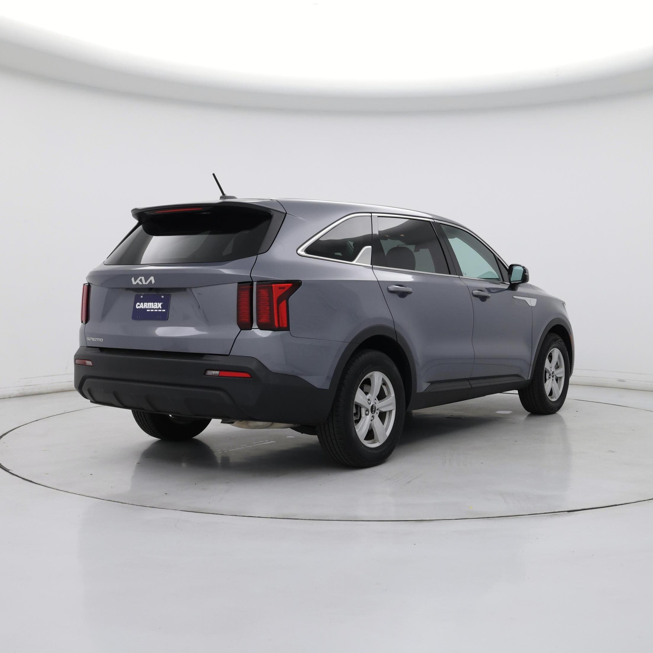 Thumbnail: 2023 Kia Sorento - 8