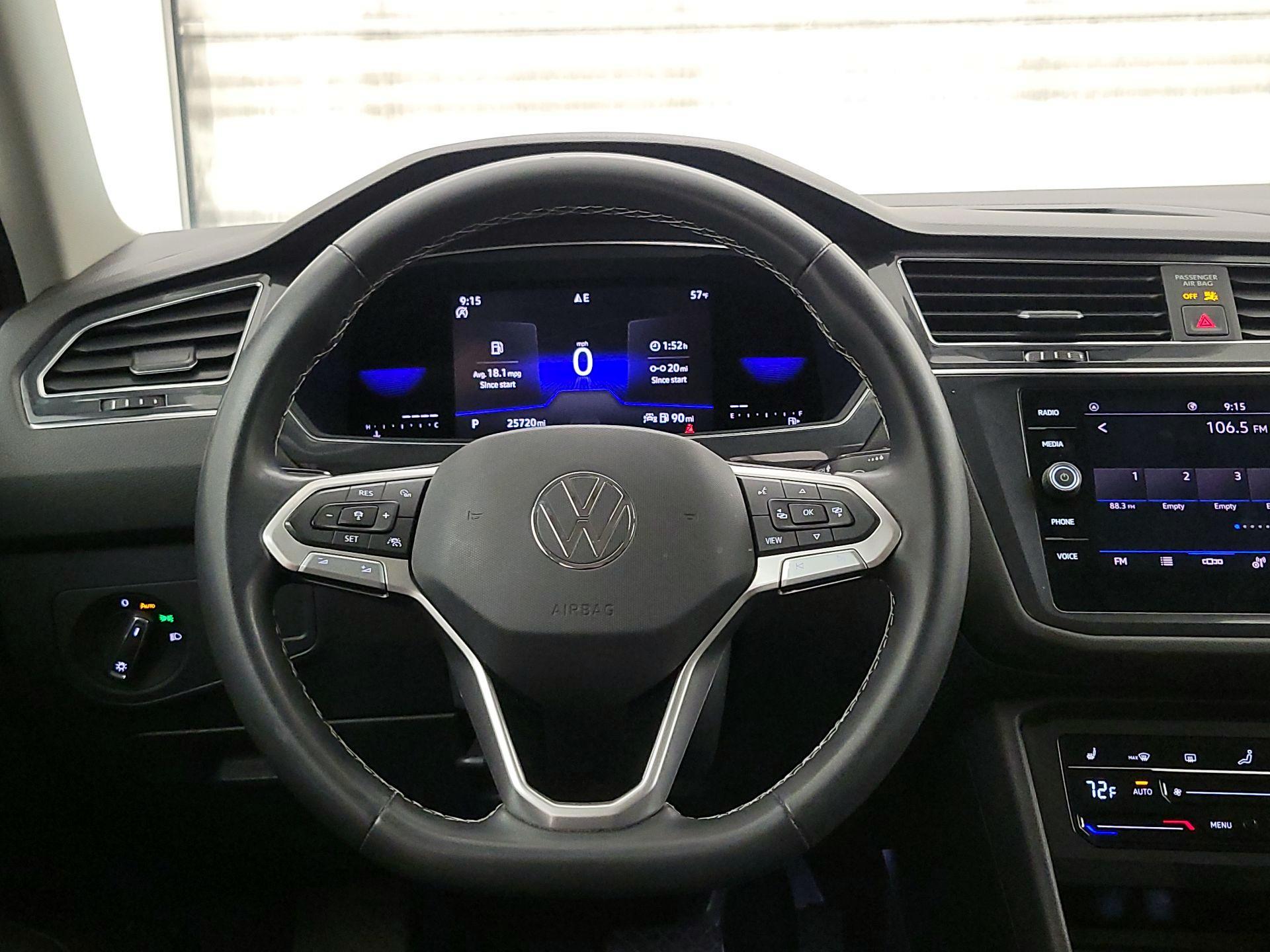 Thumbnail: 2023 Volkswagen Tiguan - 10