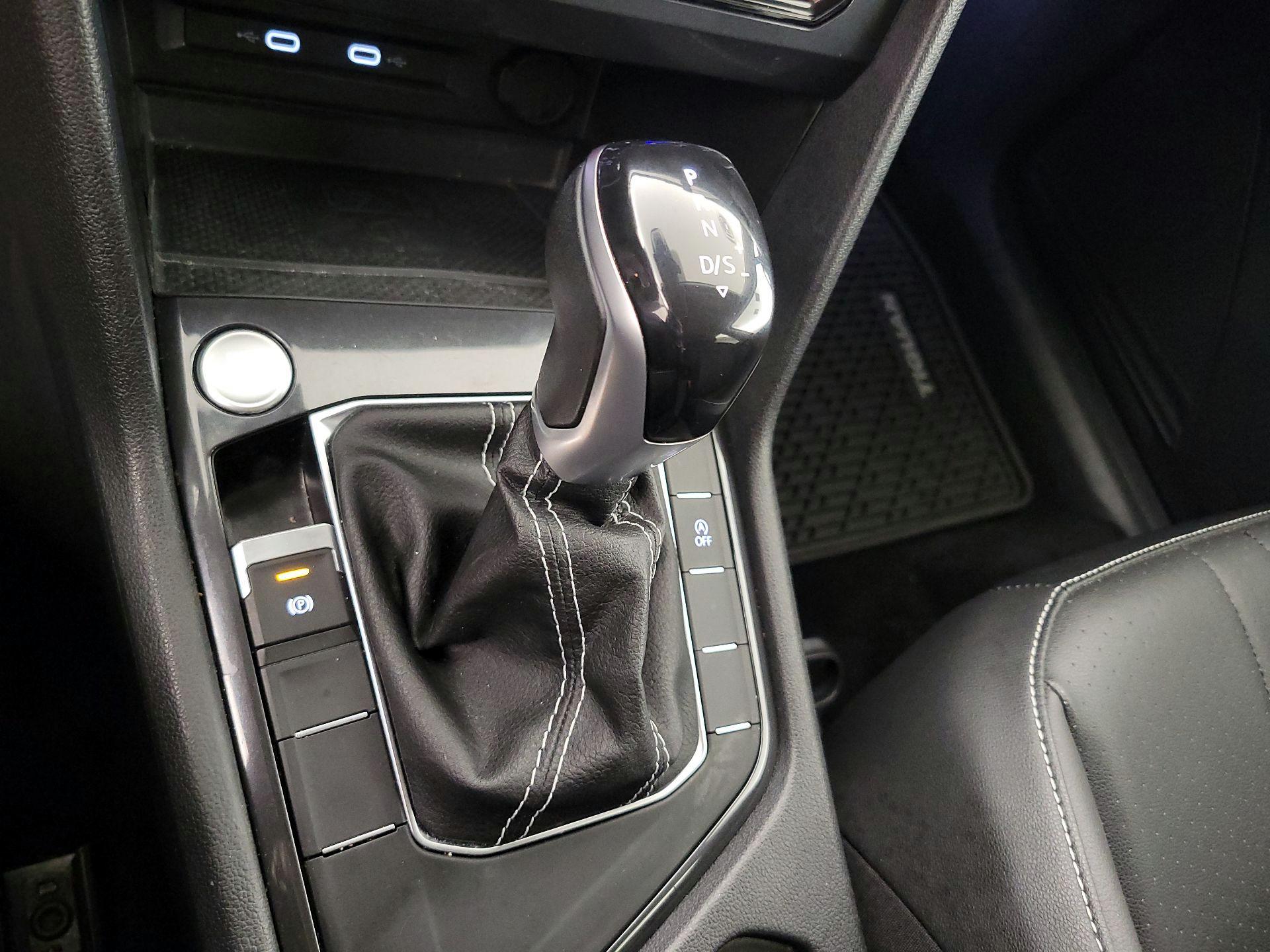 Thumbnail: 2023 Volkswagen Tiguan - 17