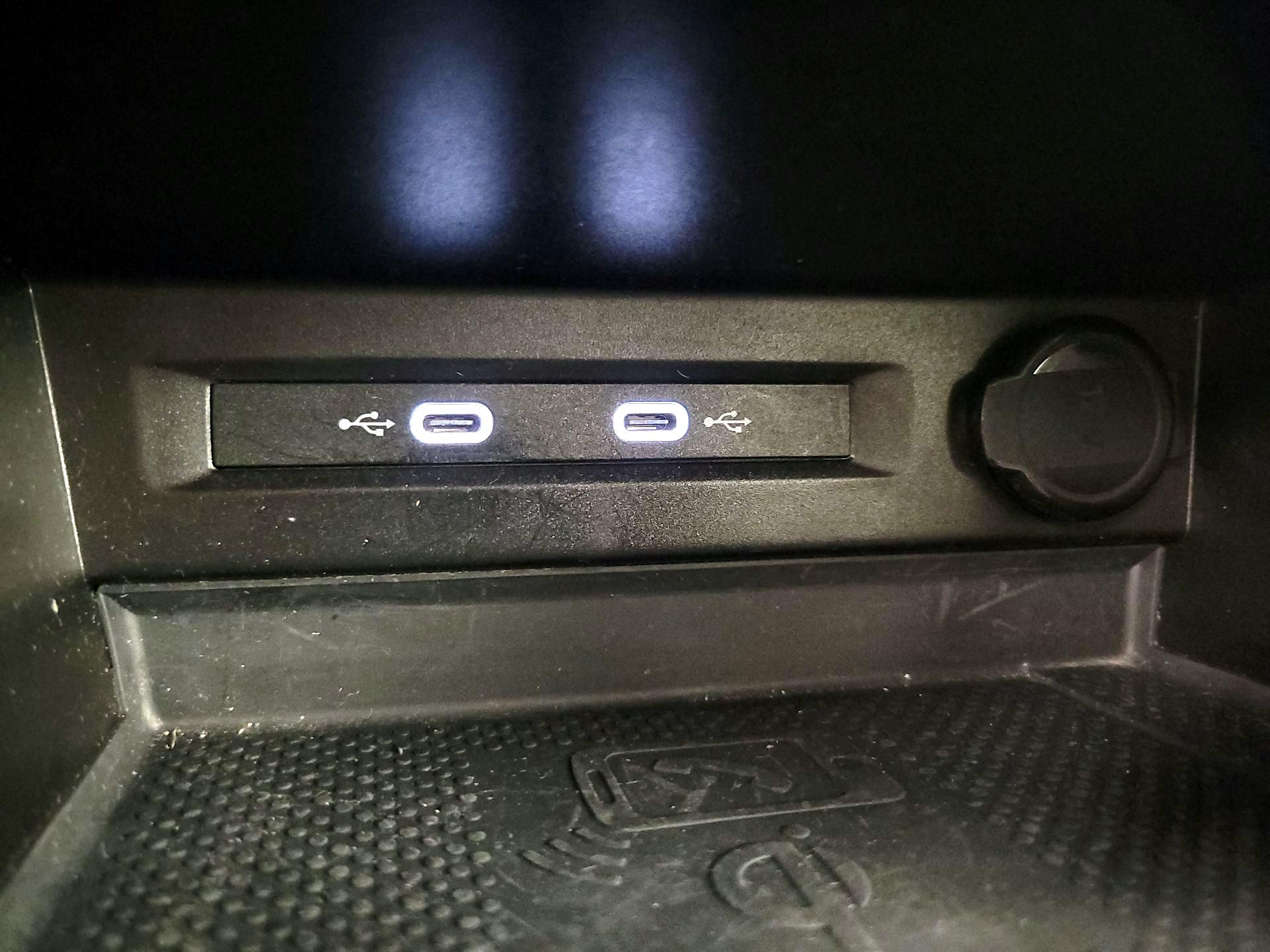 Thumbnail: 2023 Volkswagen Tiguan - 18