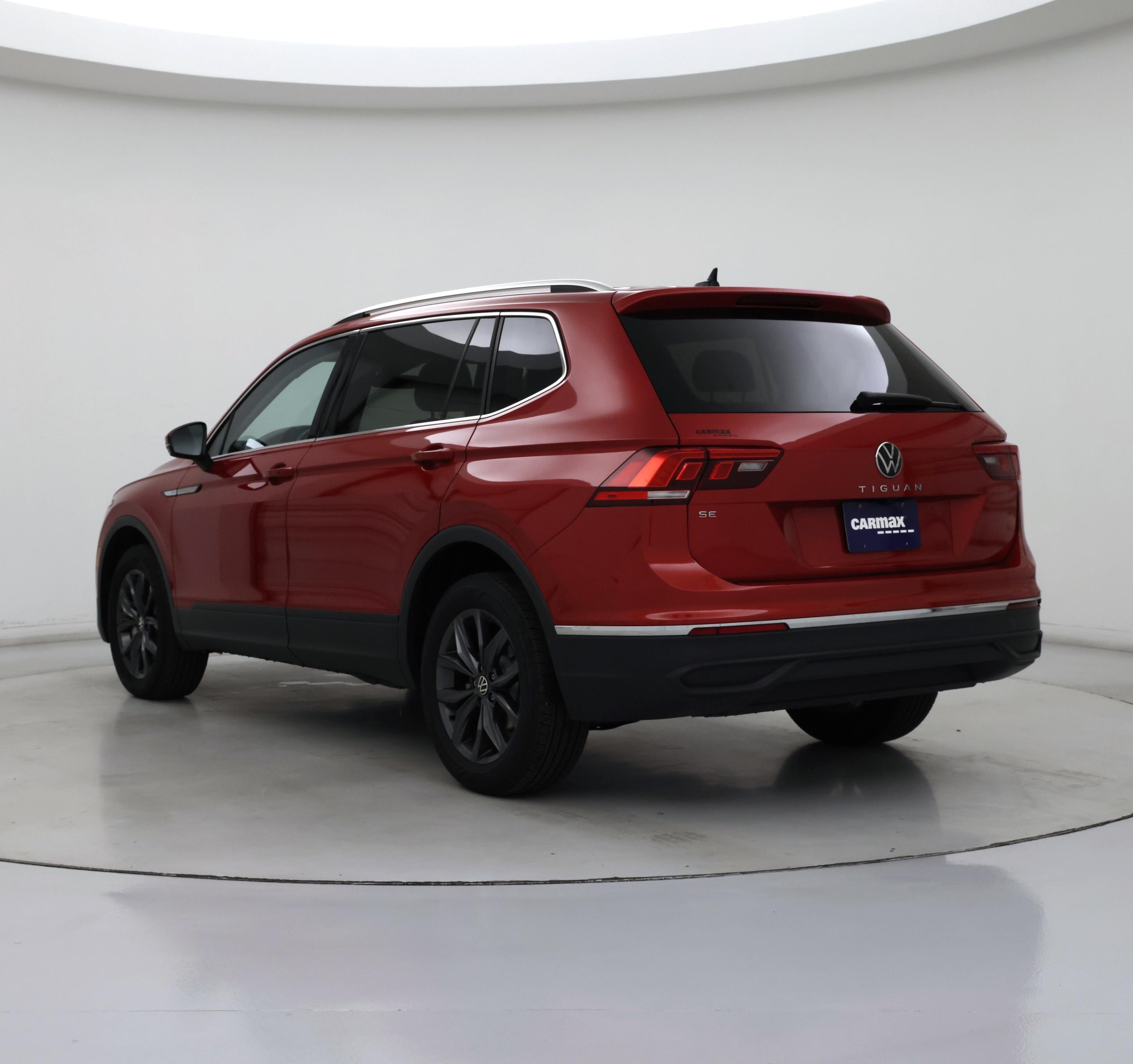 Thumbnail: 2023 Volkswagen Tiguan - 2