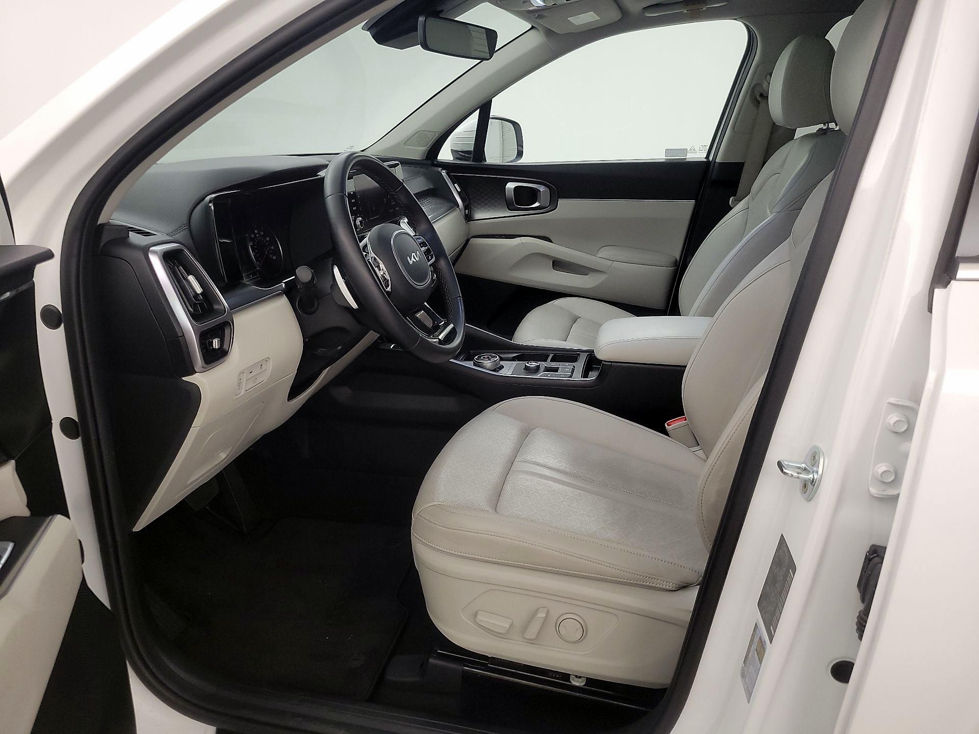 Thumbnail: 2023 Kia Sorento - 11