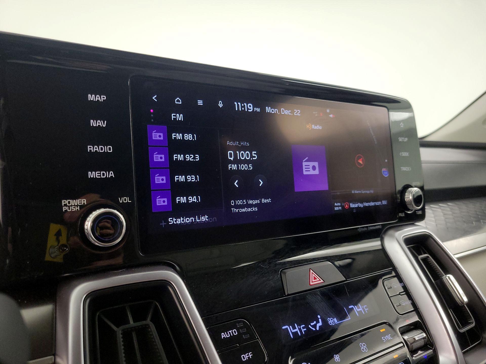 Thumbnail: 2023 Kia Sorento - 16