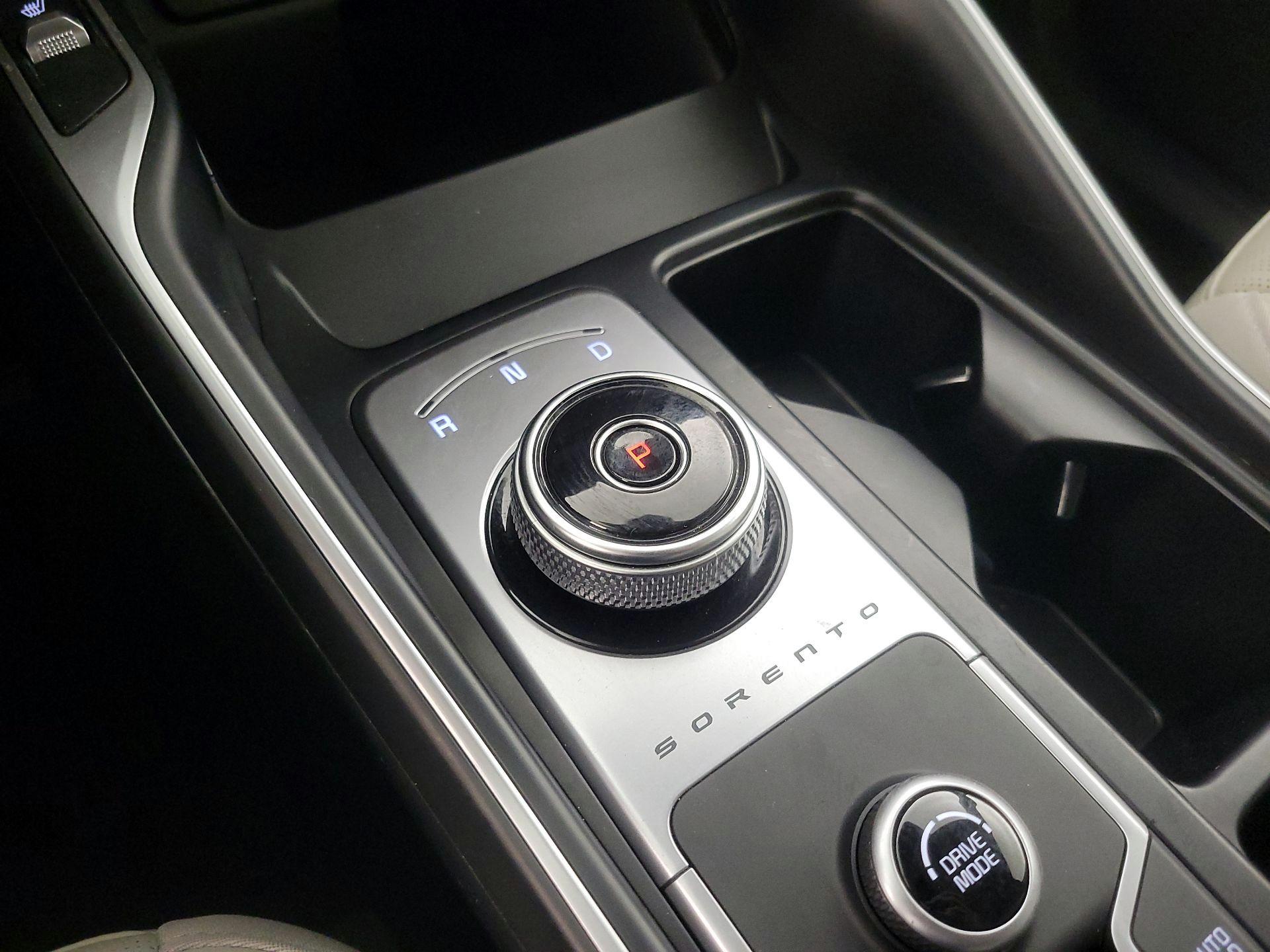 Thumbnail: 2023 Kia Sorento - 18