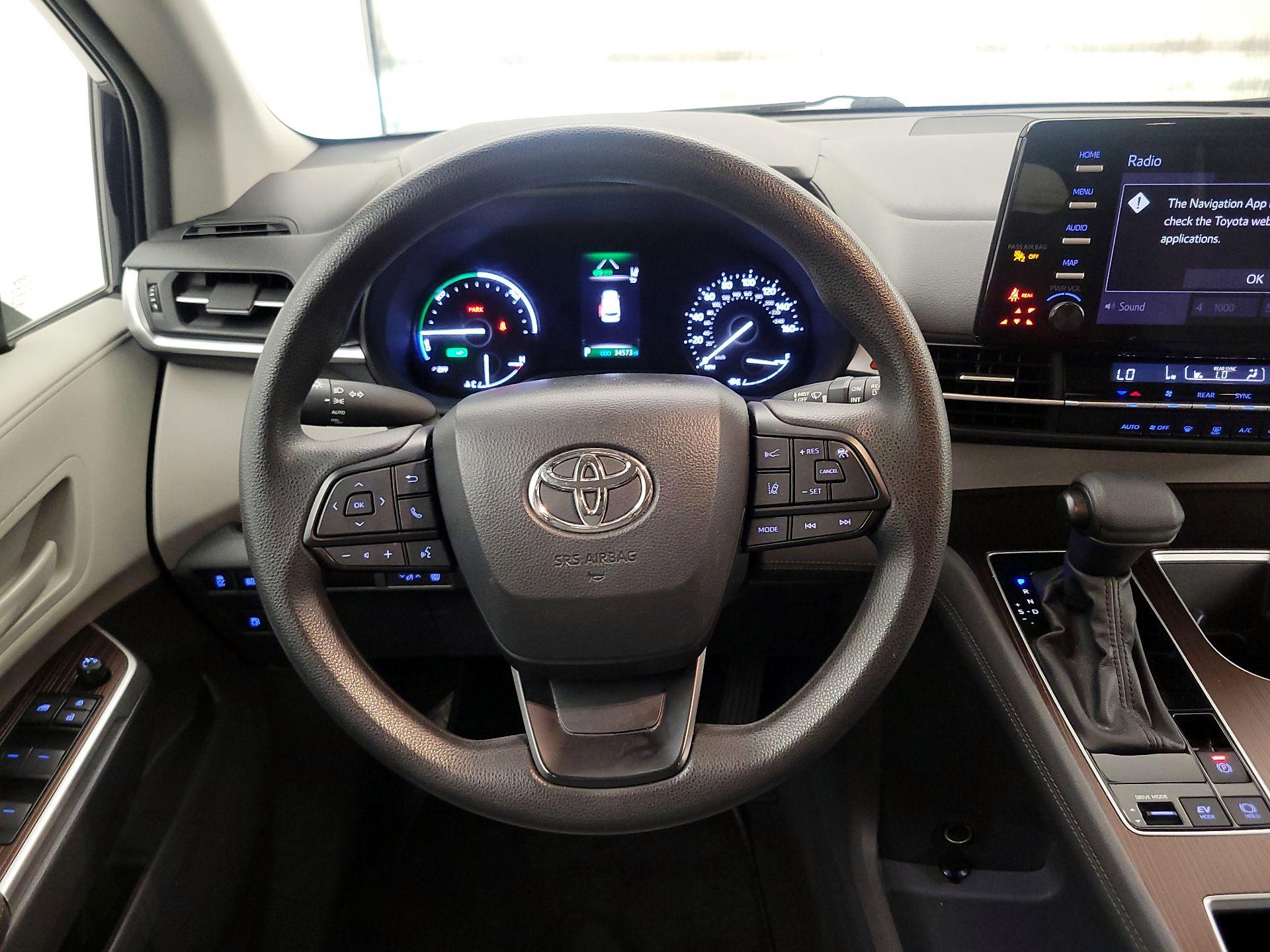 Thumbnail: 2024 Toyota Sienna - 10