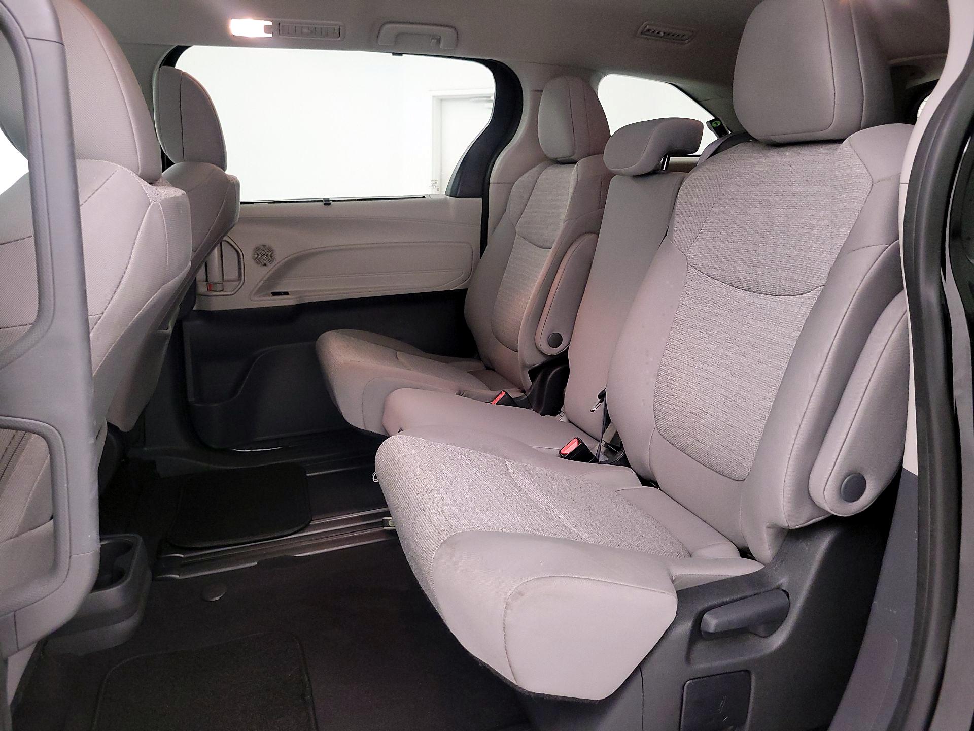 Thumbnail: 2024 Toyota Sienna - 19