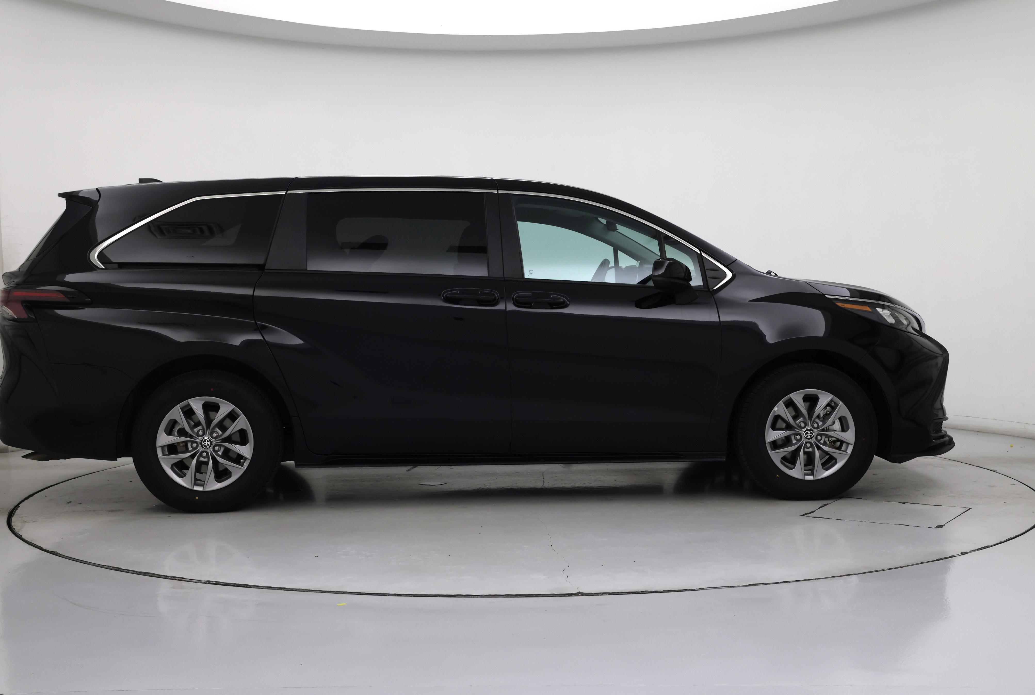 Thumbnail: 2024 Toyota Sienna - 7