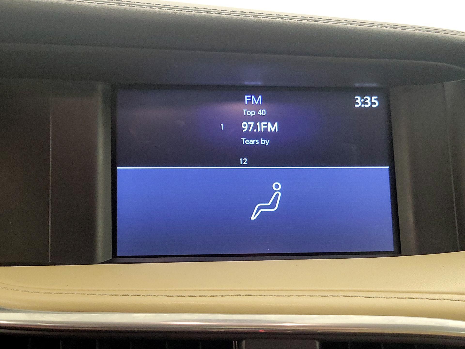 Thumbnail: 2018 INFINITI QX30 - 15